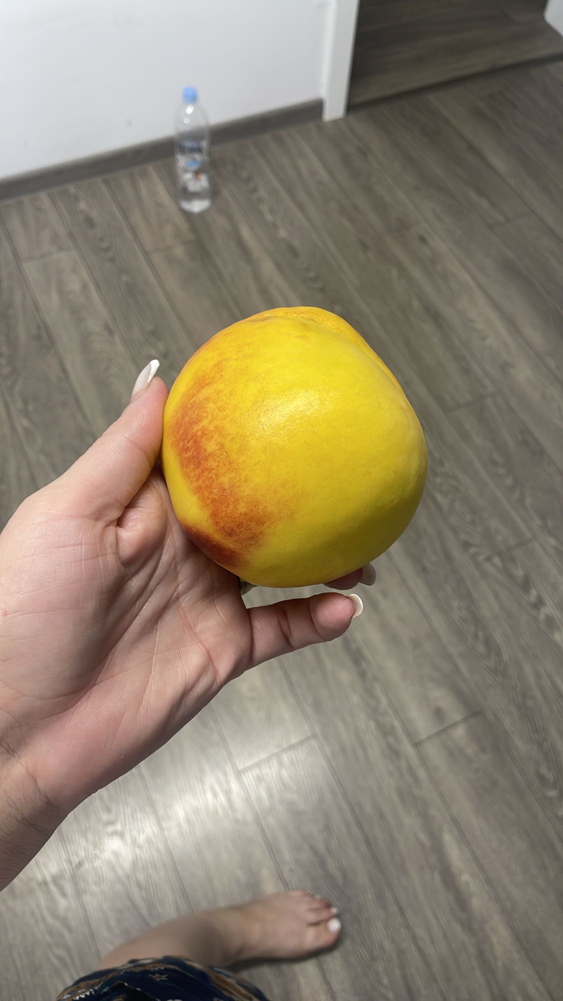 Nectarina proaspătă