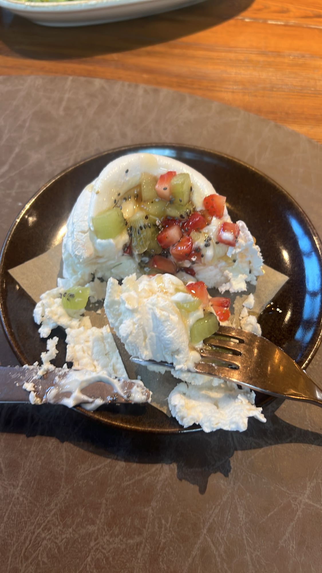 Mini Pavlova with Fruit