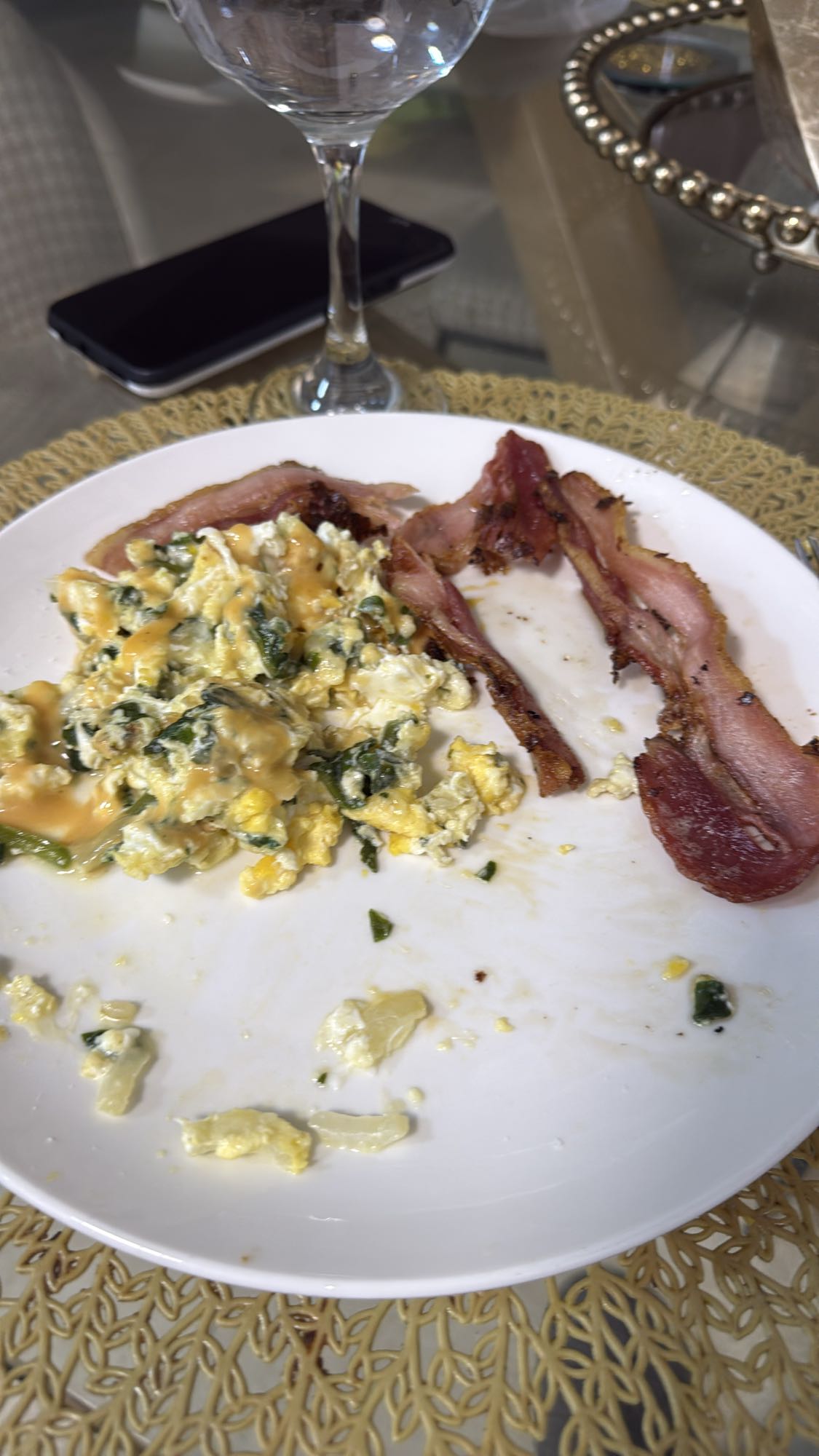 Huevos revueltos con tocino