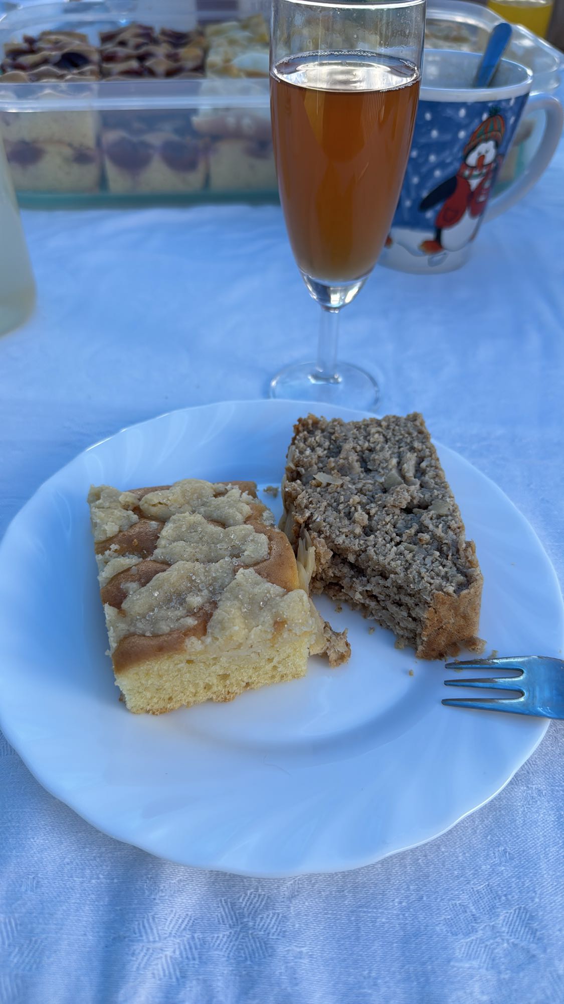 Kuchen und Saft