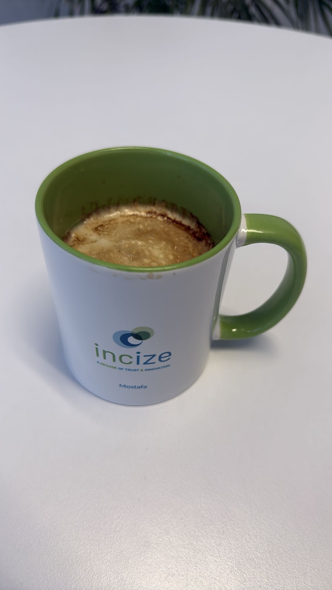 Flat white coffee with semi-skimmed and partially skimmed milk