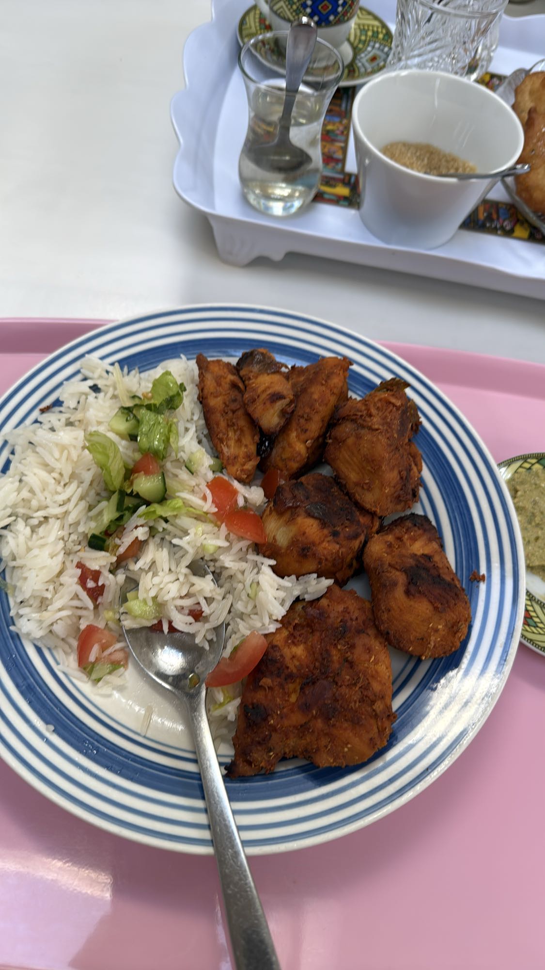 Kylling med ris og salat