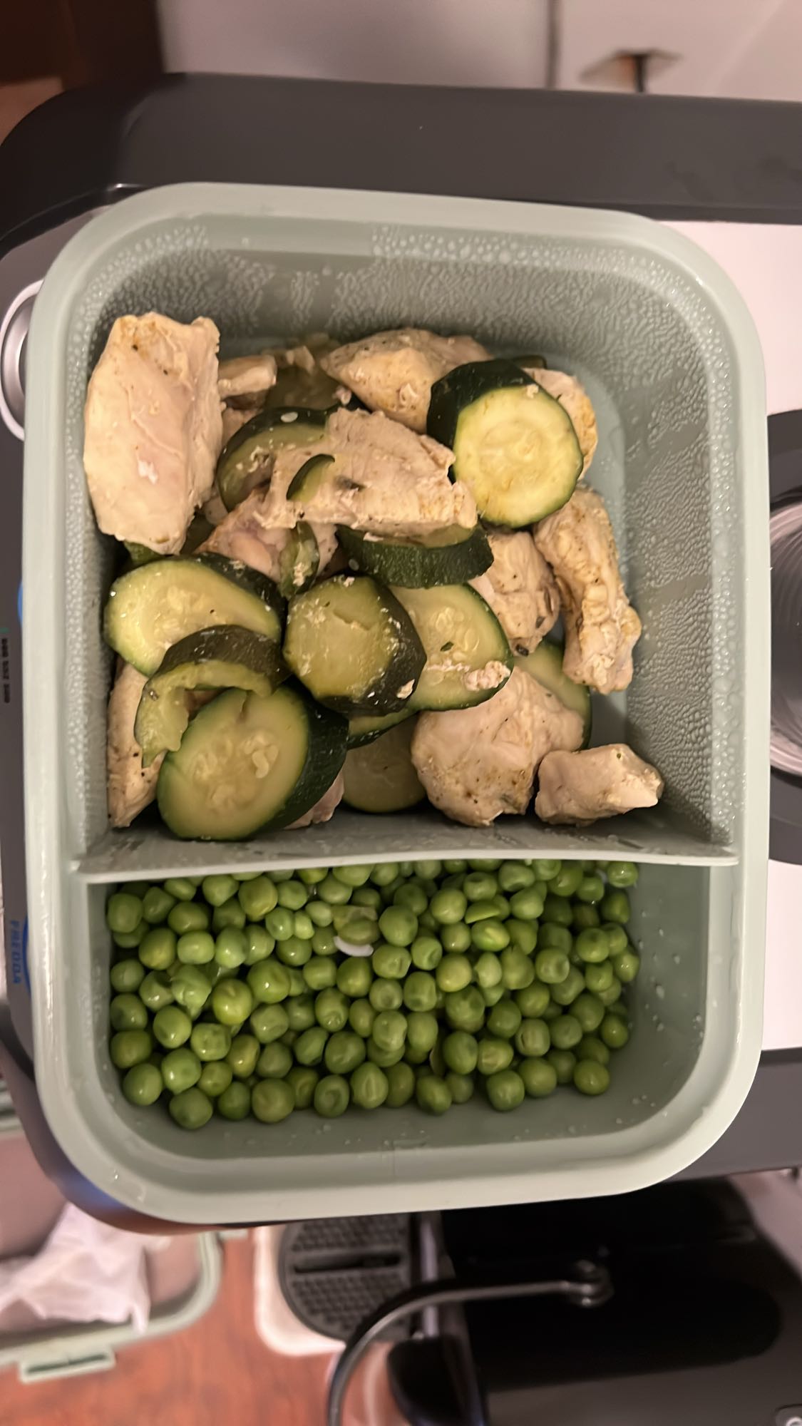 Chicken Zucchini & Peas