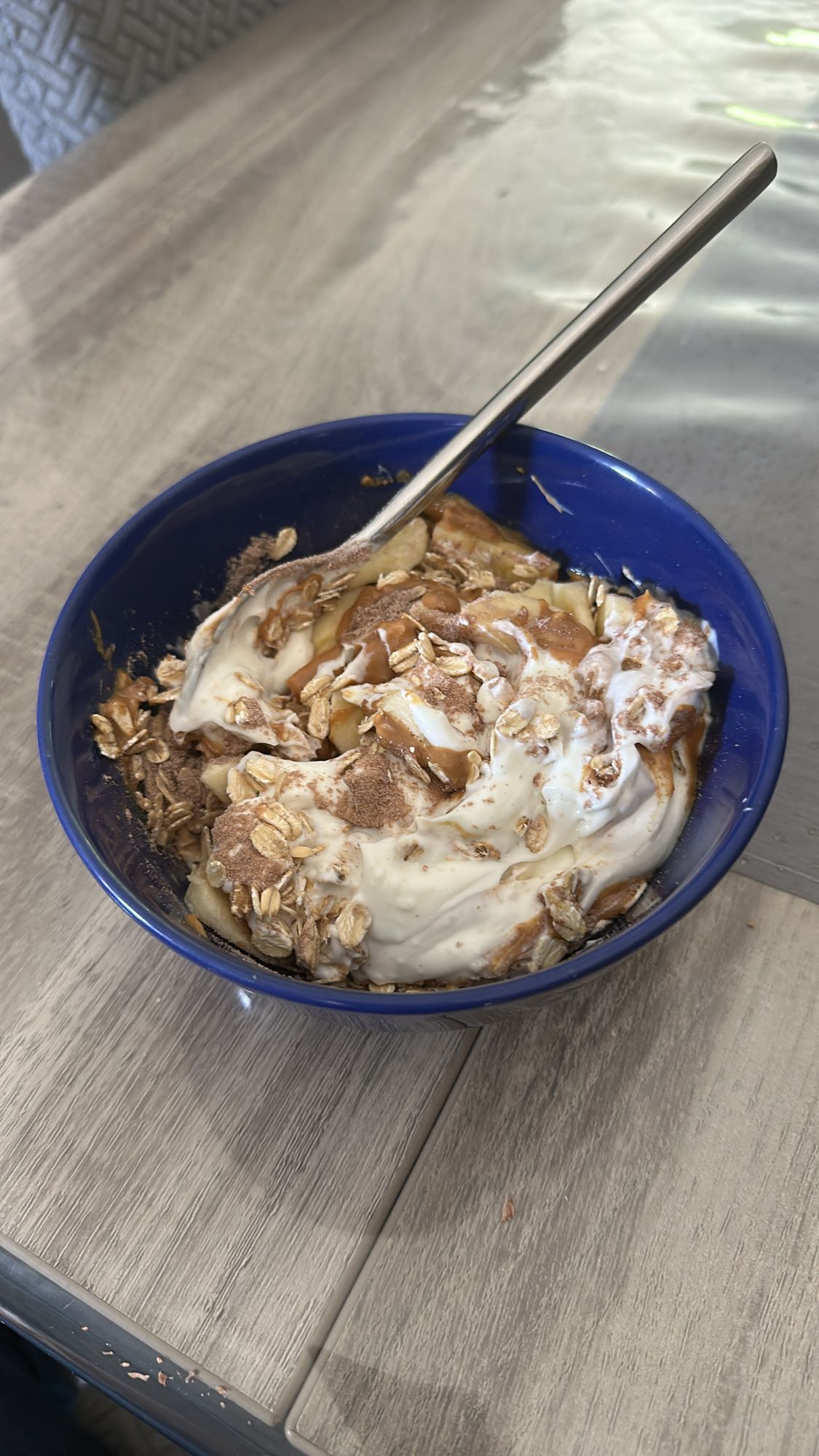 Bol skyr, avoine et whey chocolat