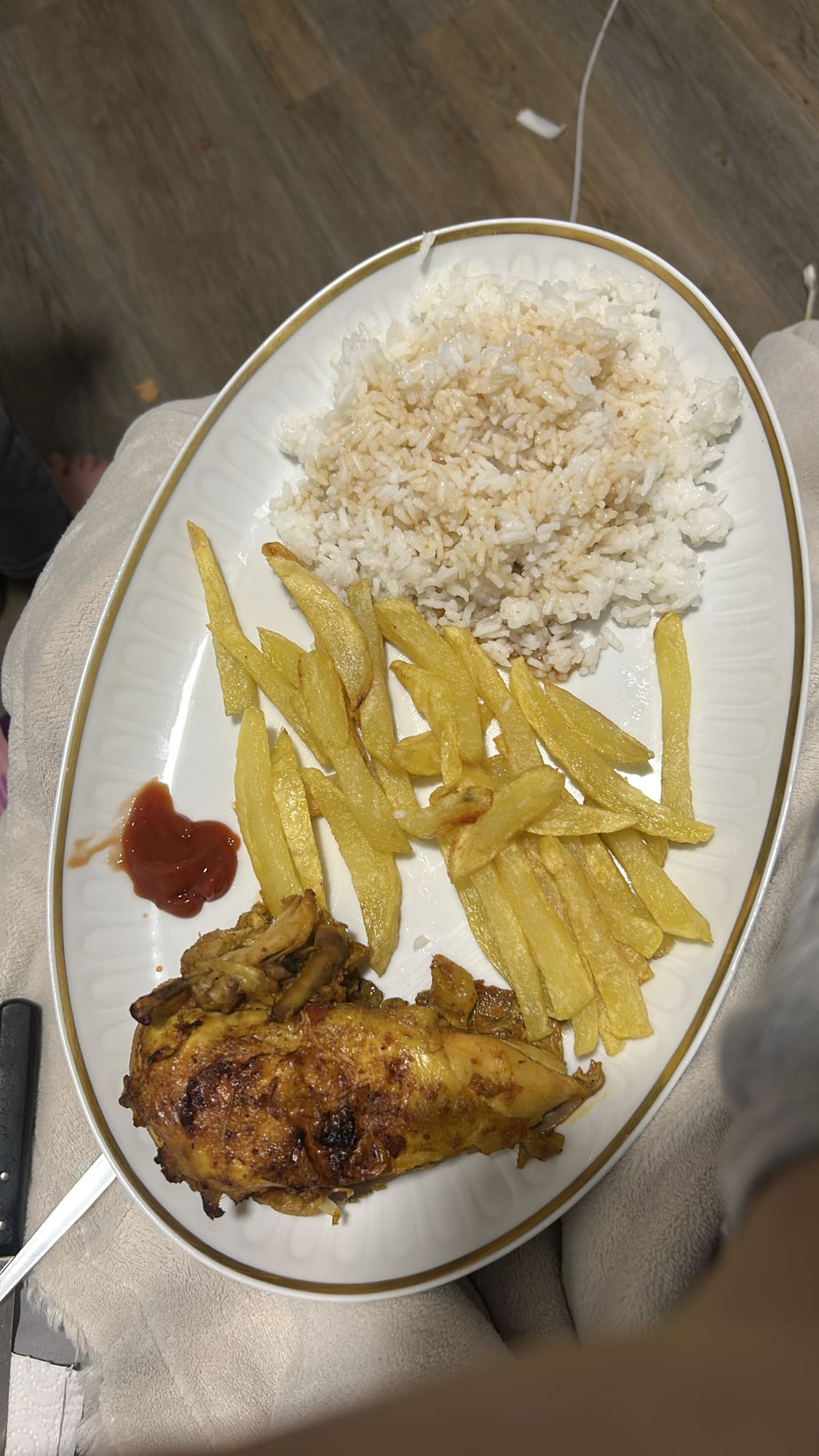 Poulet, riz et frites