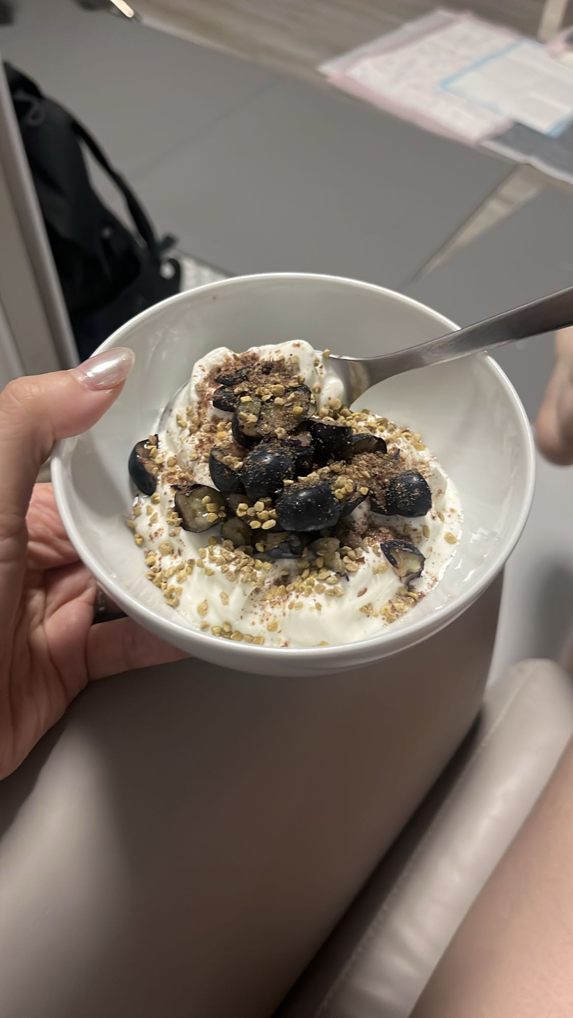 Yogurt with grapes & seeds