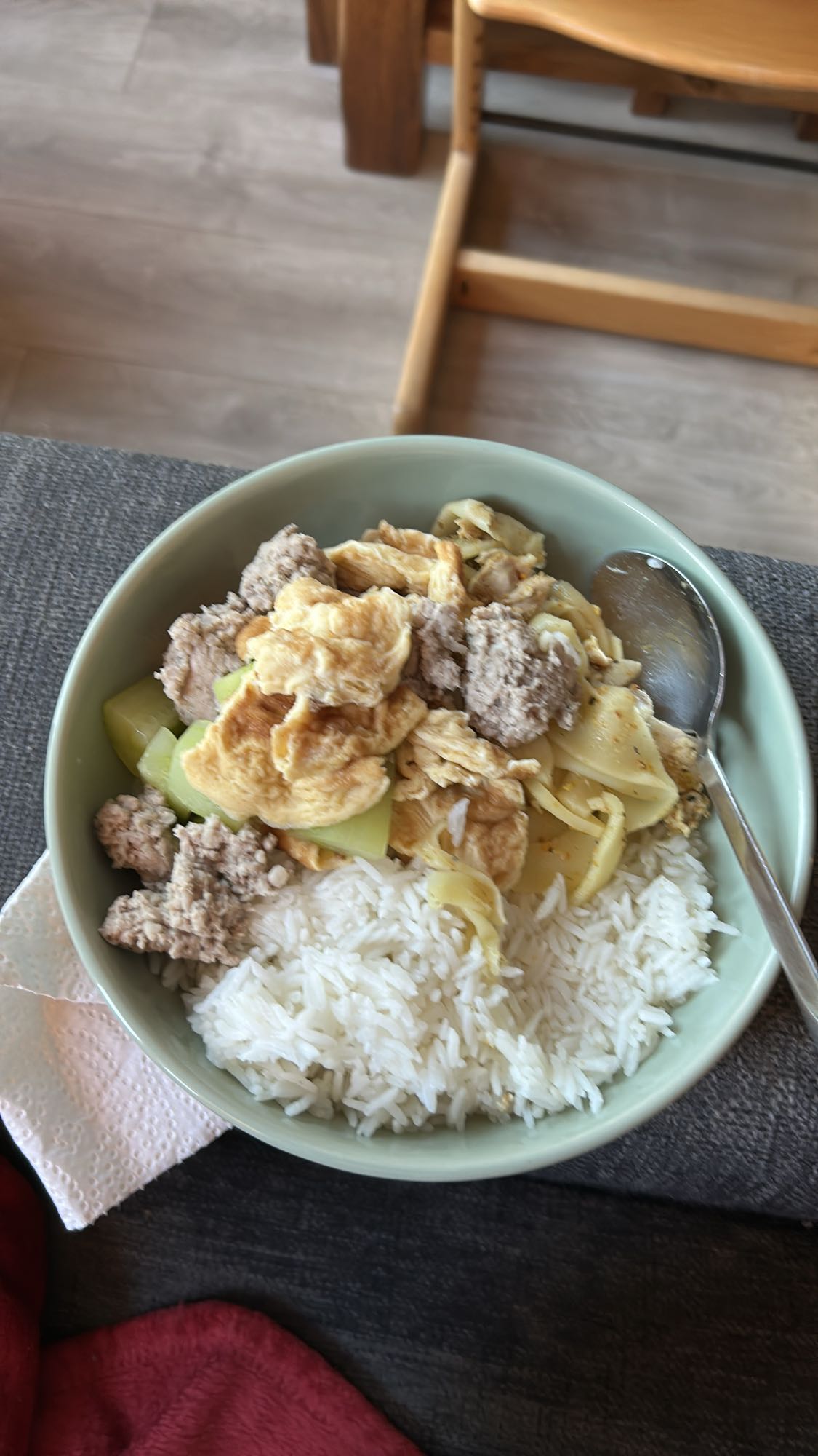 Ris med kjøtt og egg