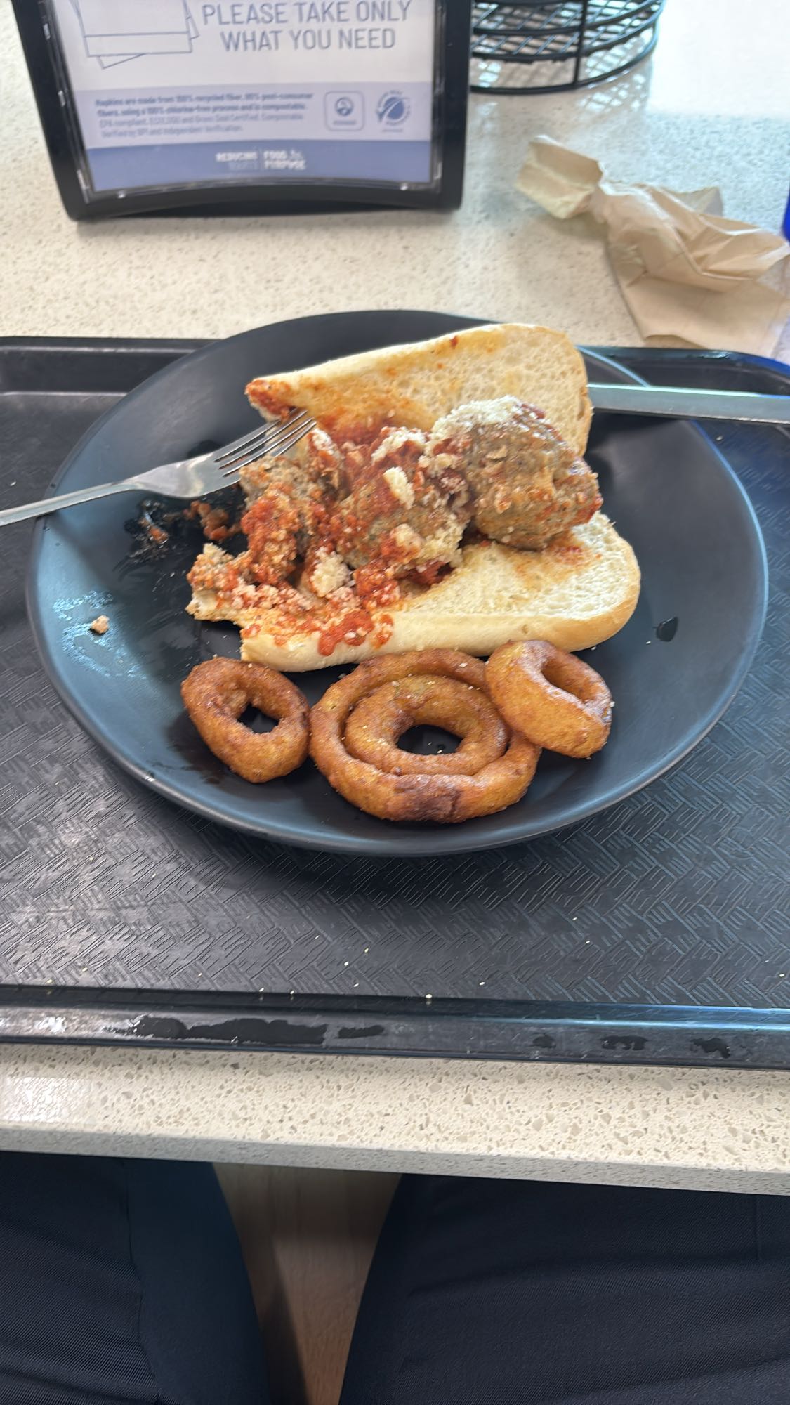 sándwich con albóndigas