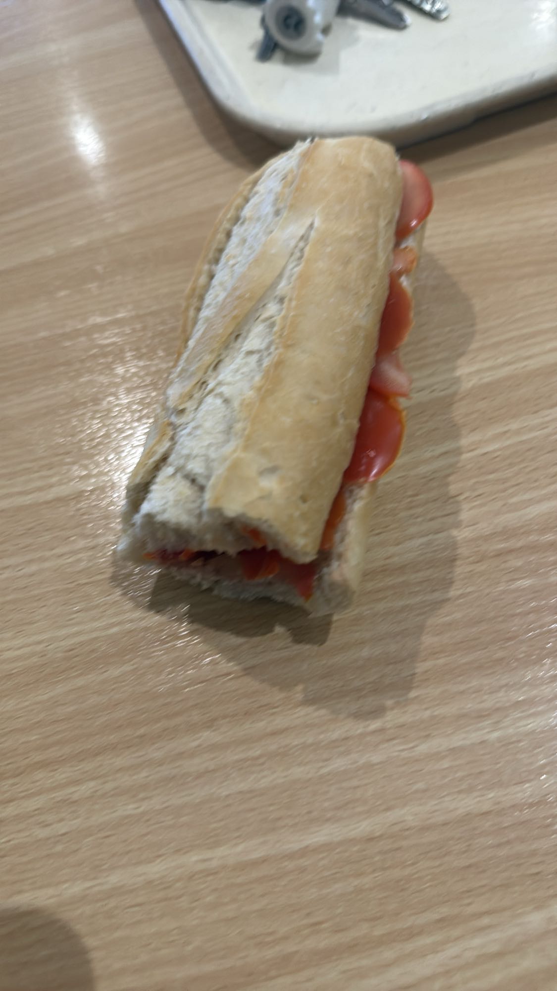 Sandwich baguette tomate