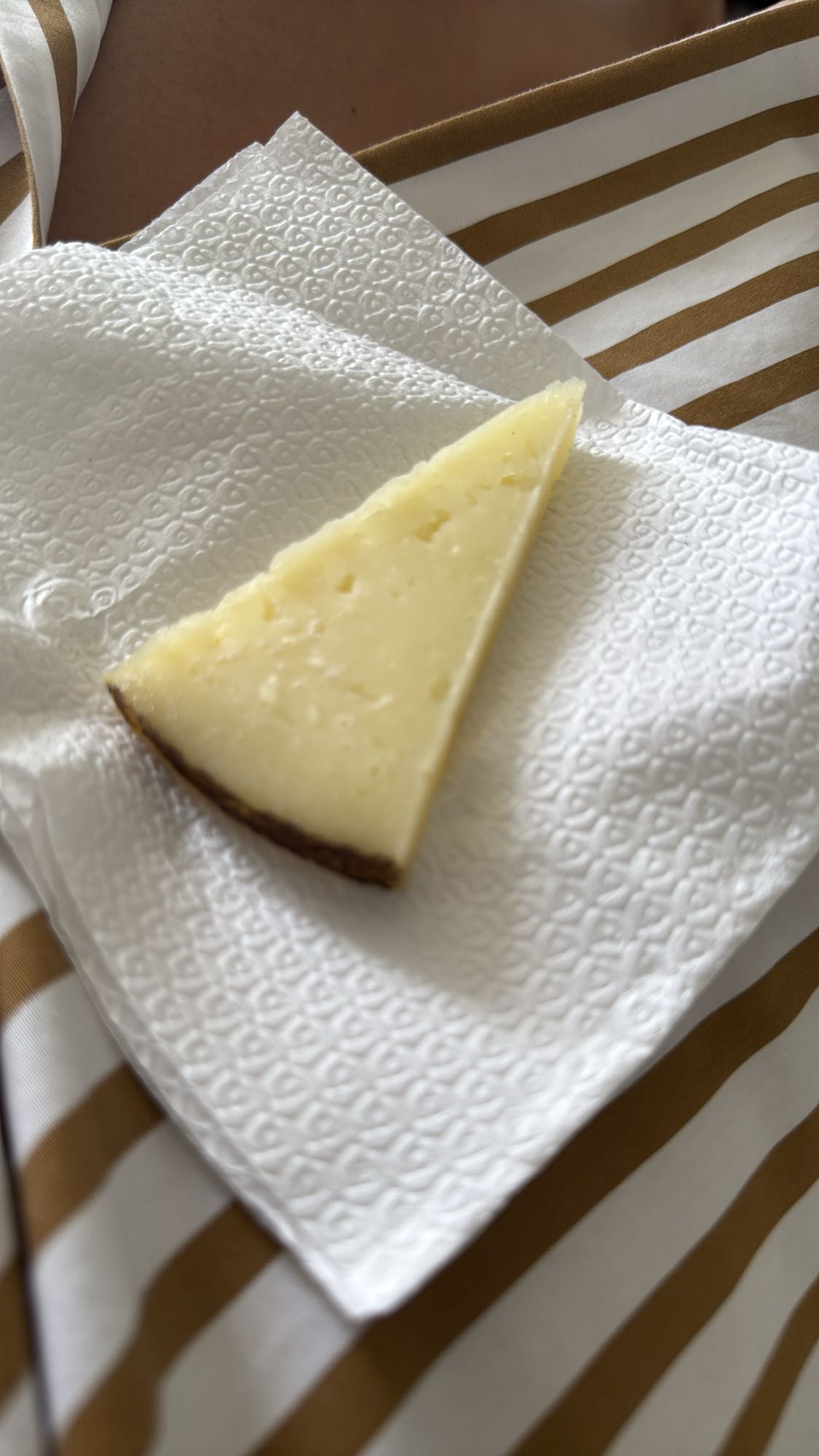 Porción de queso curado