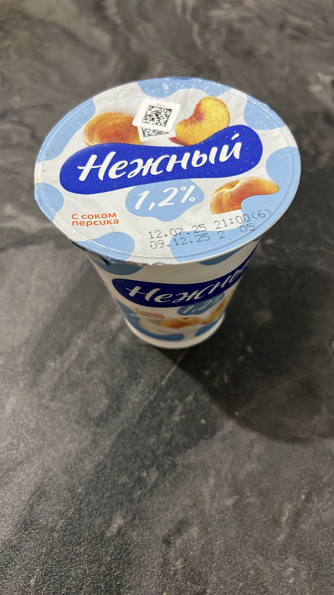 դեղձով յոգուրտ