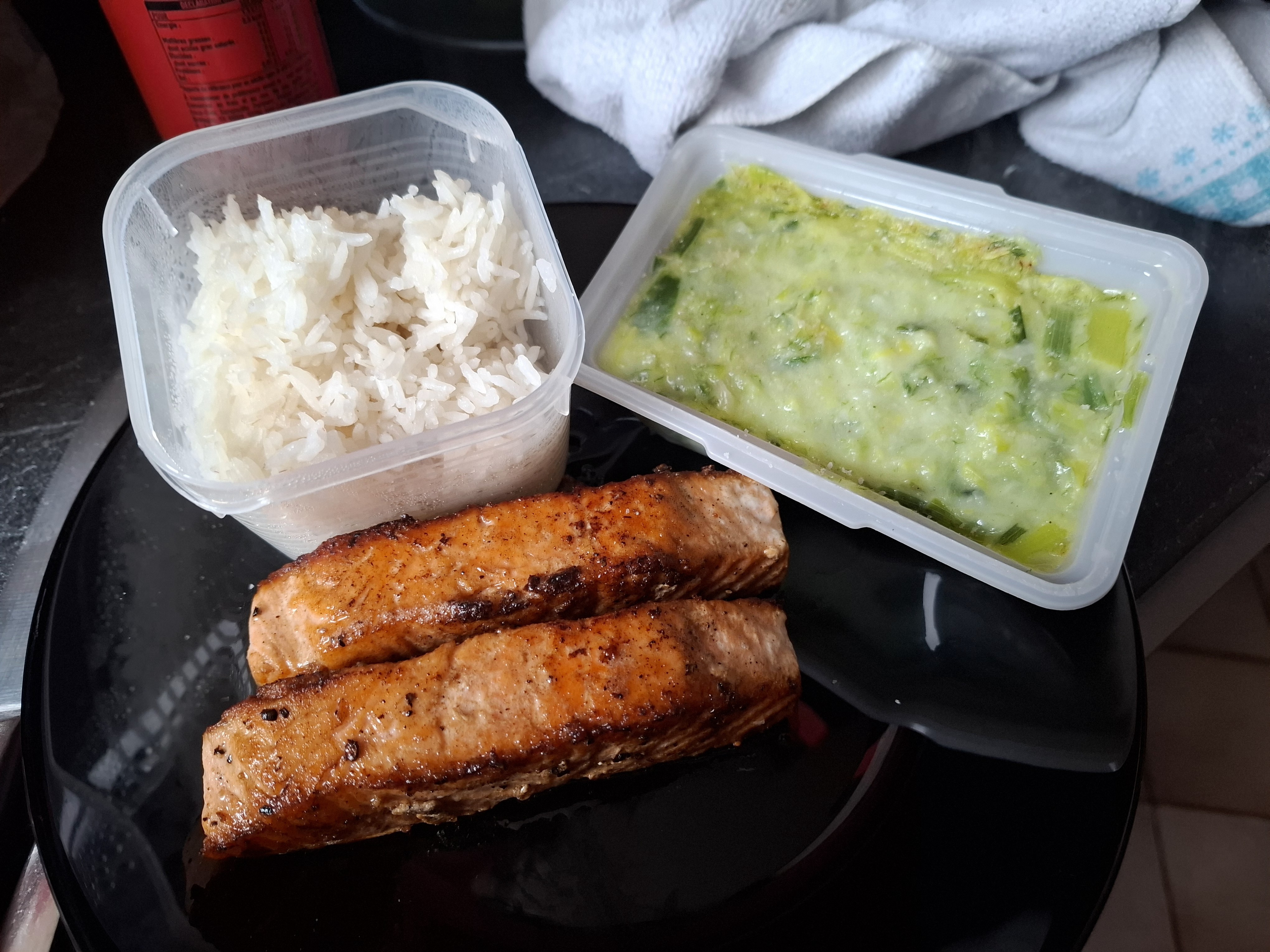 Saumon, riz et poireaux