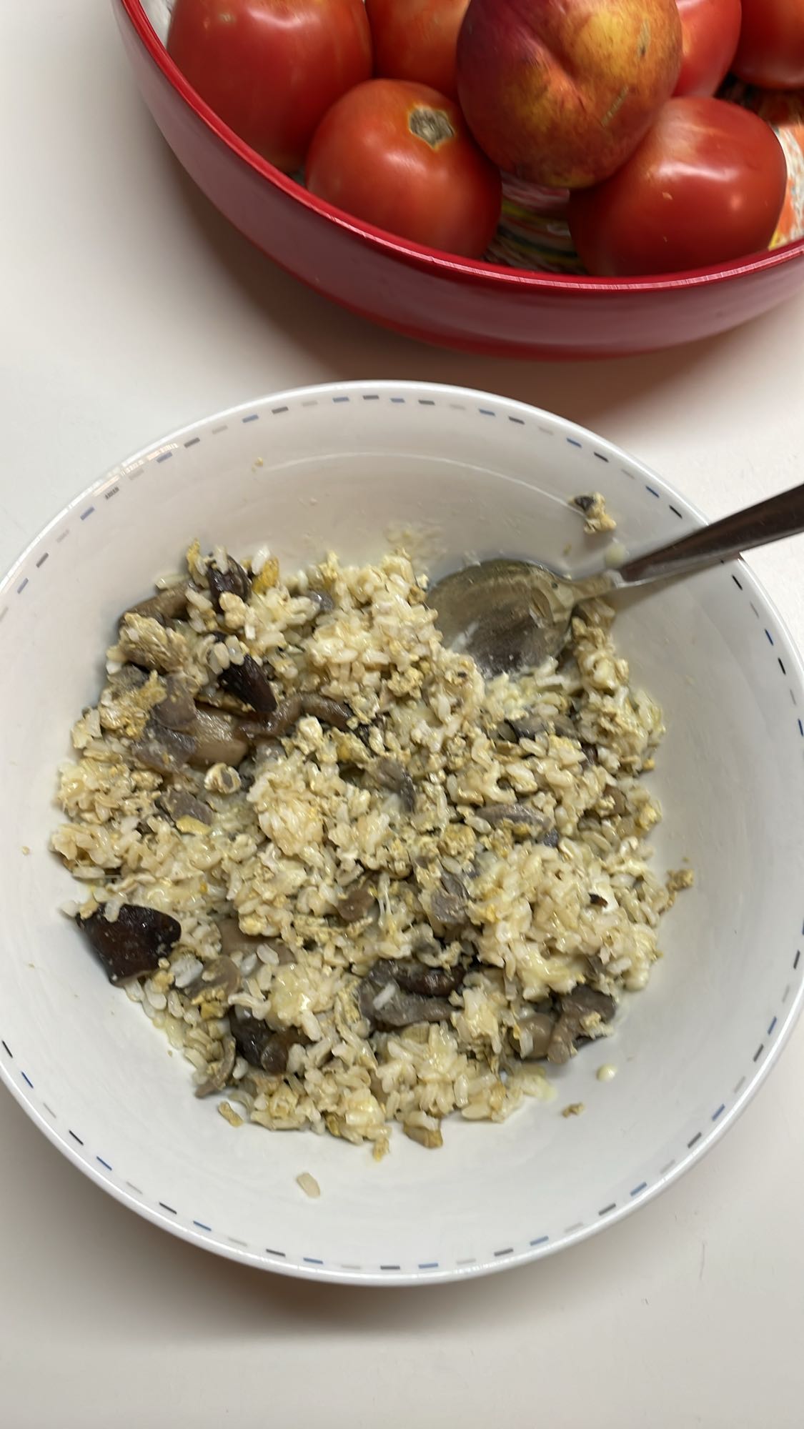 arroz integral con champiñones y huevo