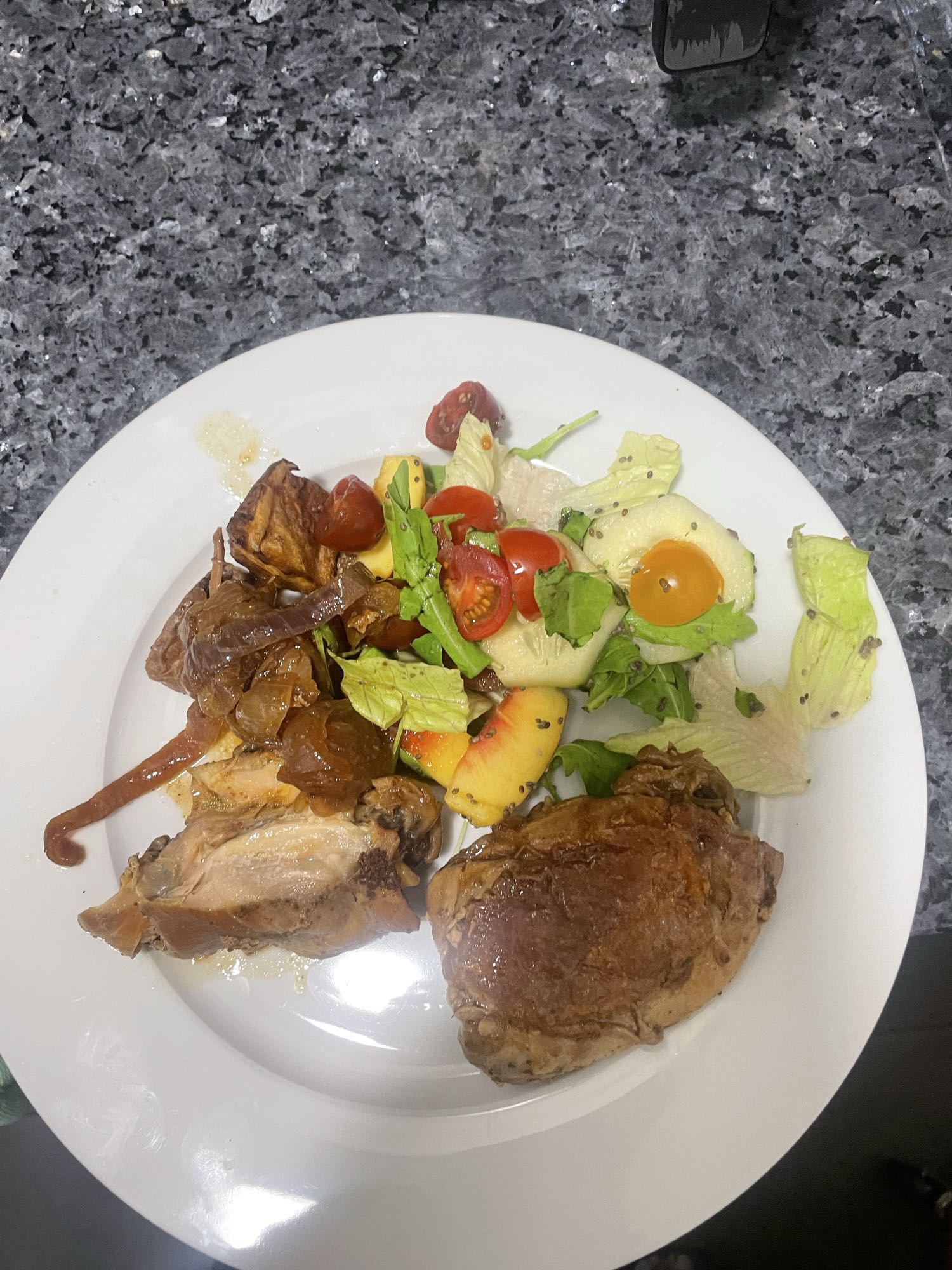 Pollo con ensalada mixta