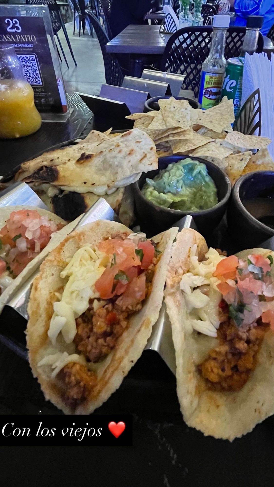 Tacos y nachos mixtos