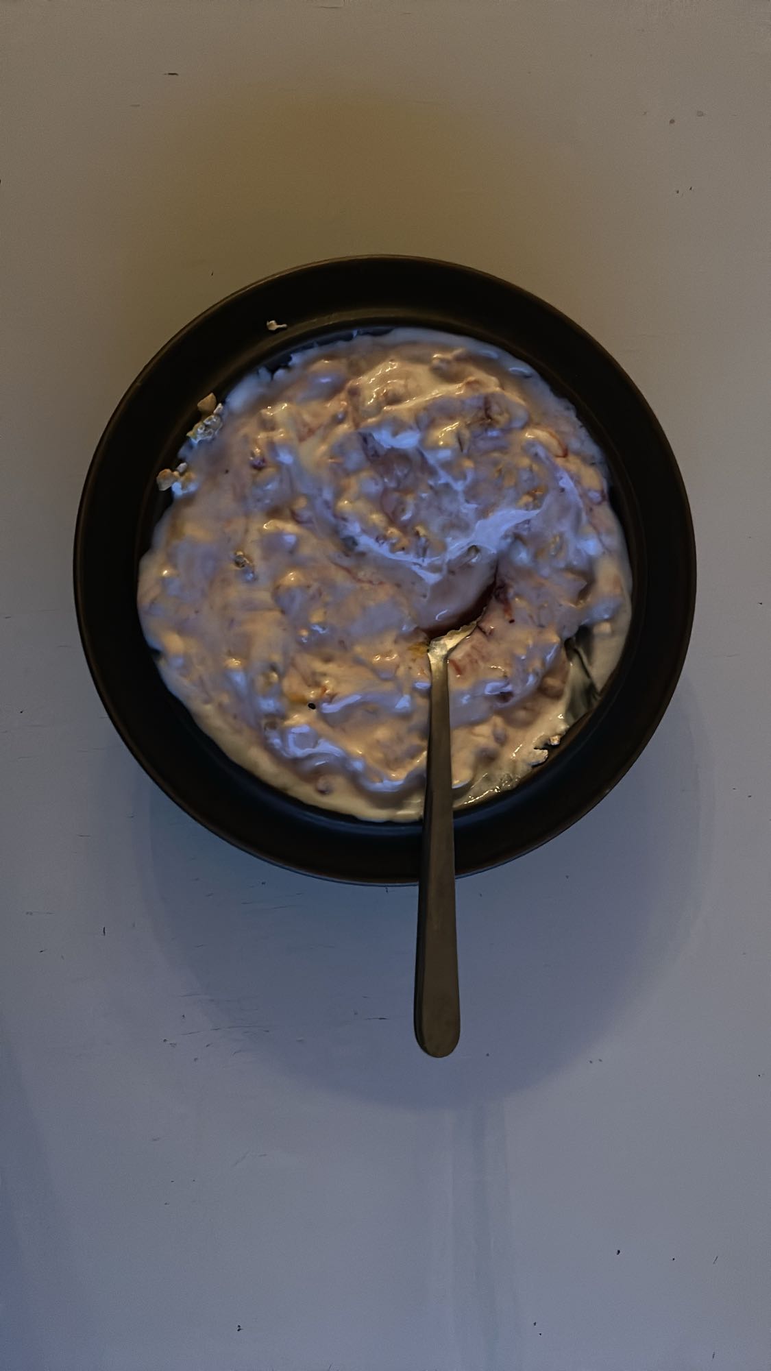 Yoghurt med müsli och bär