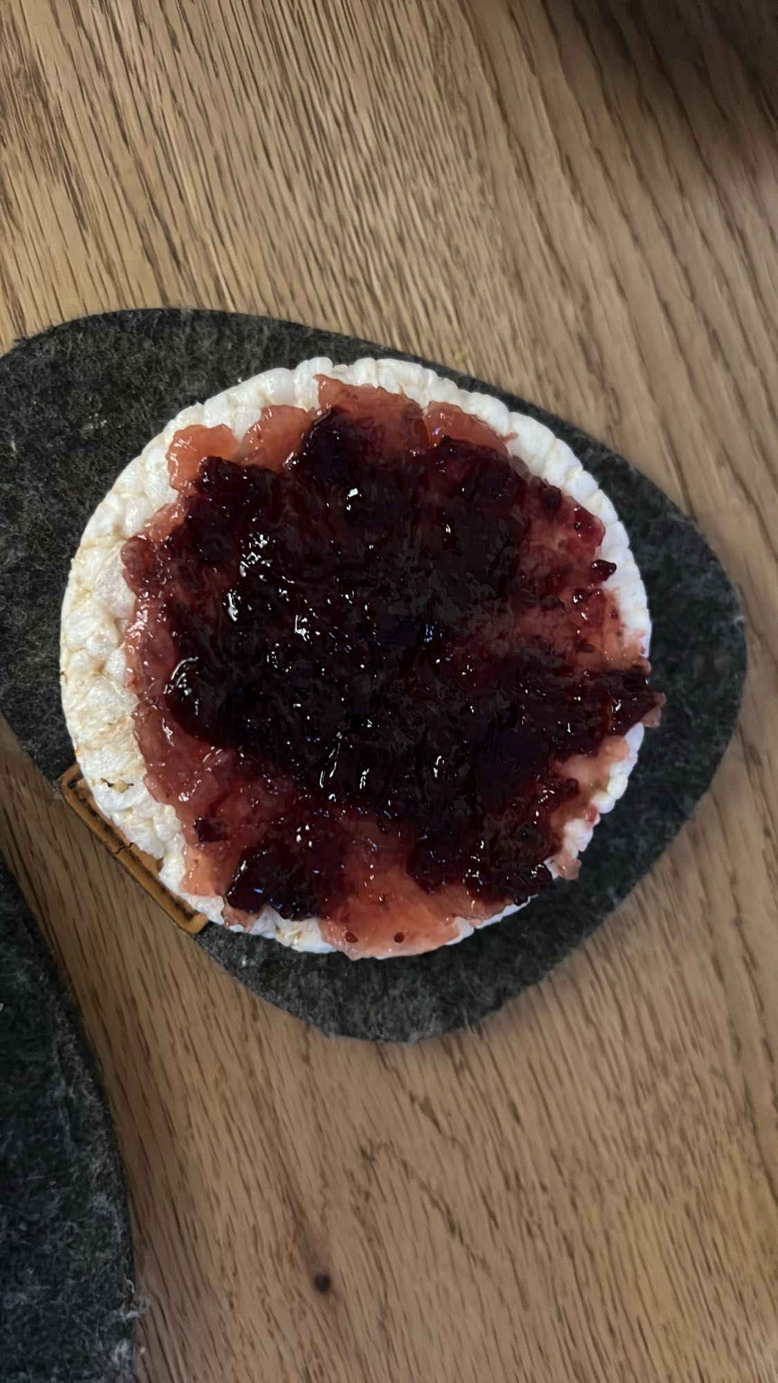 Rice cake with jam