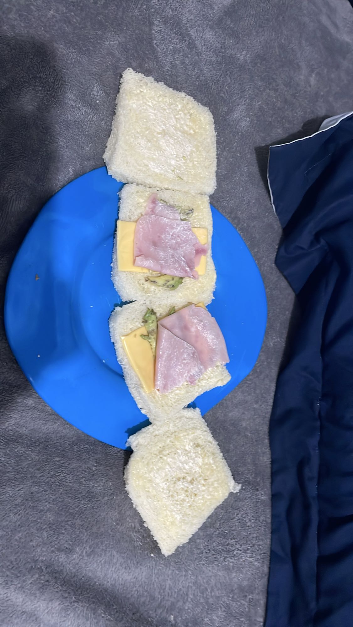 Sándwich de jamón y queso