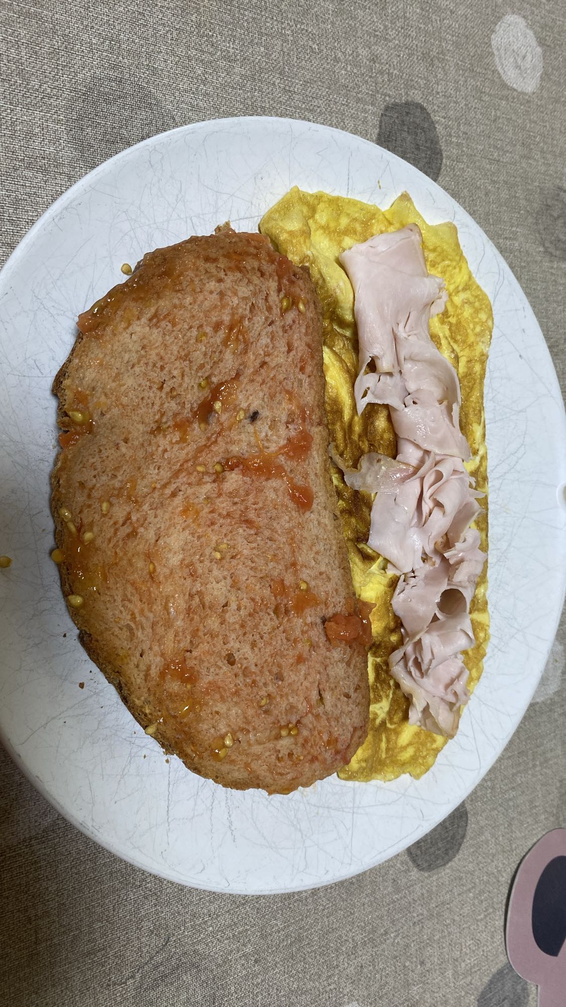 Bocadillo de huevo y pavo