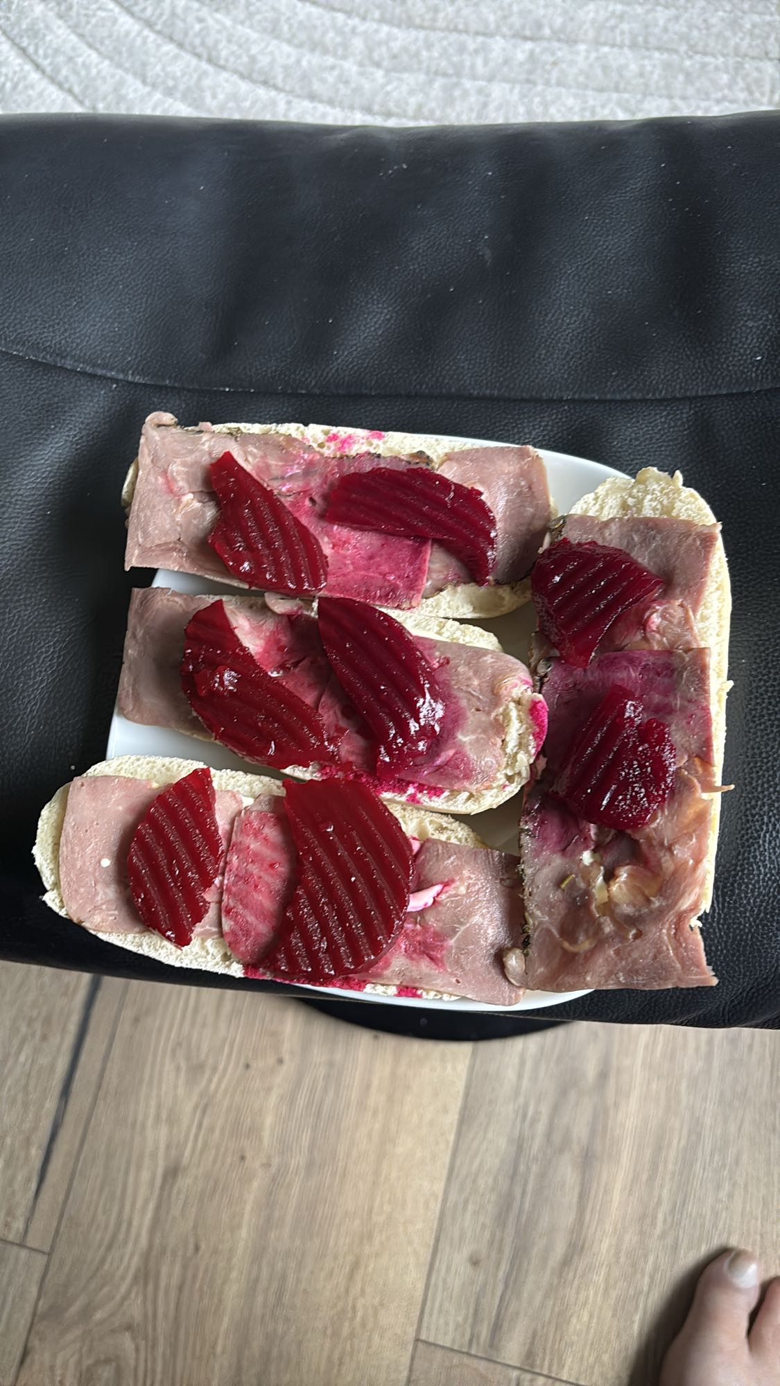 Bagett med skinke og rødbeter