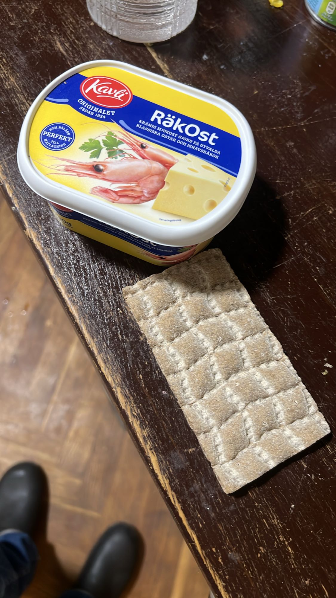 Knäckebröd med räkost