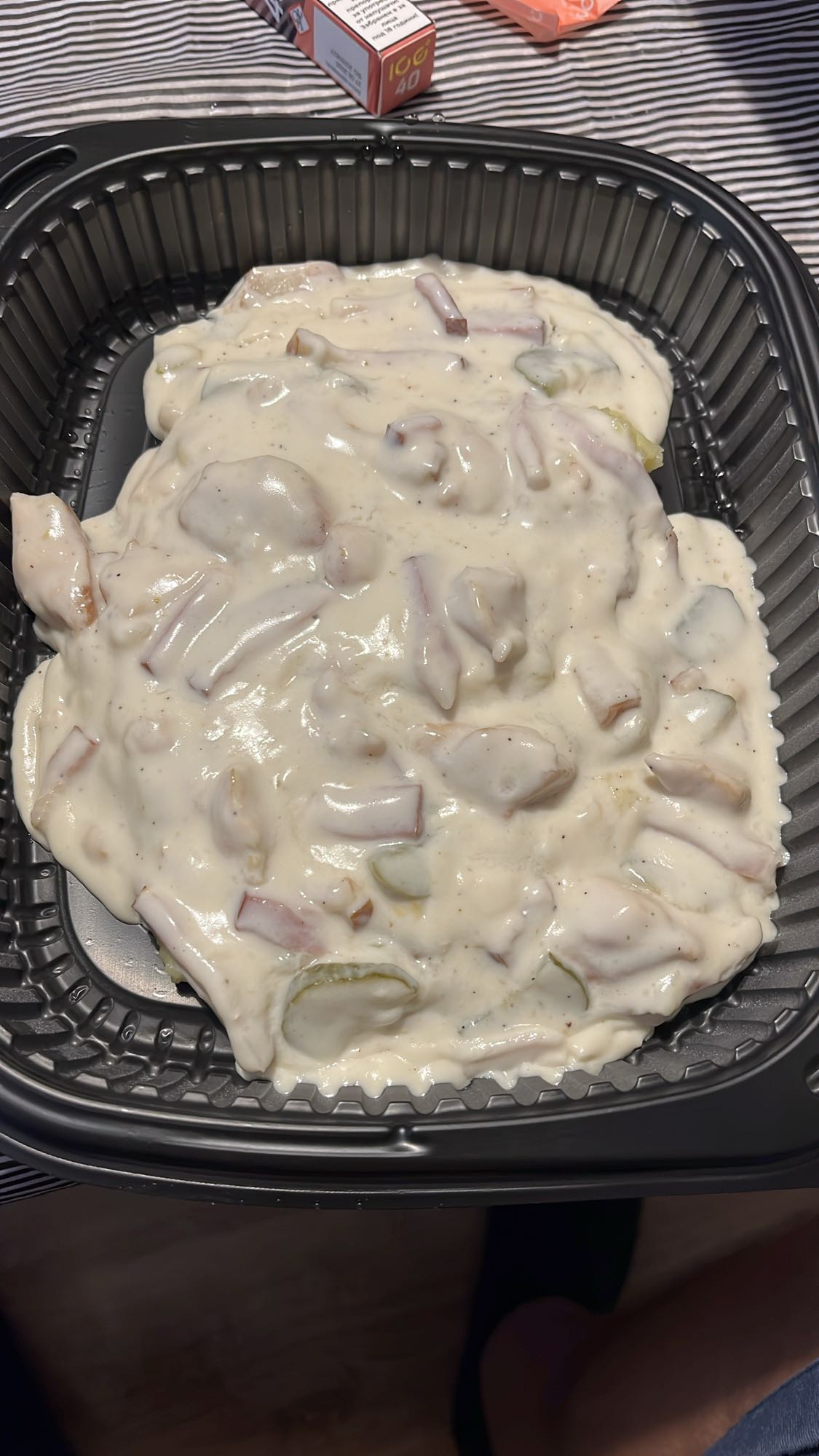 Пилешко с майонеза и шунка