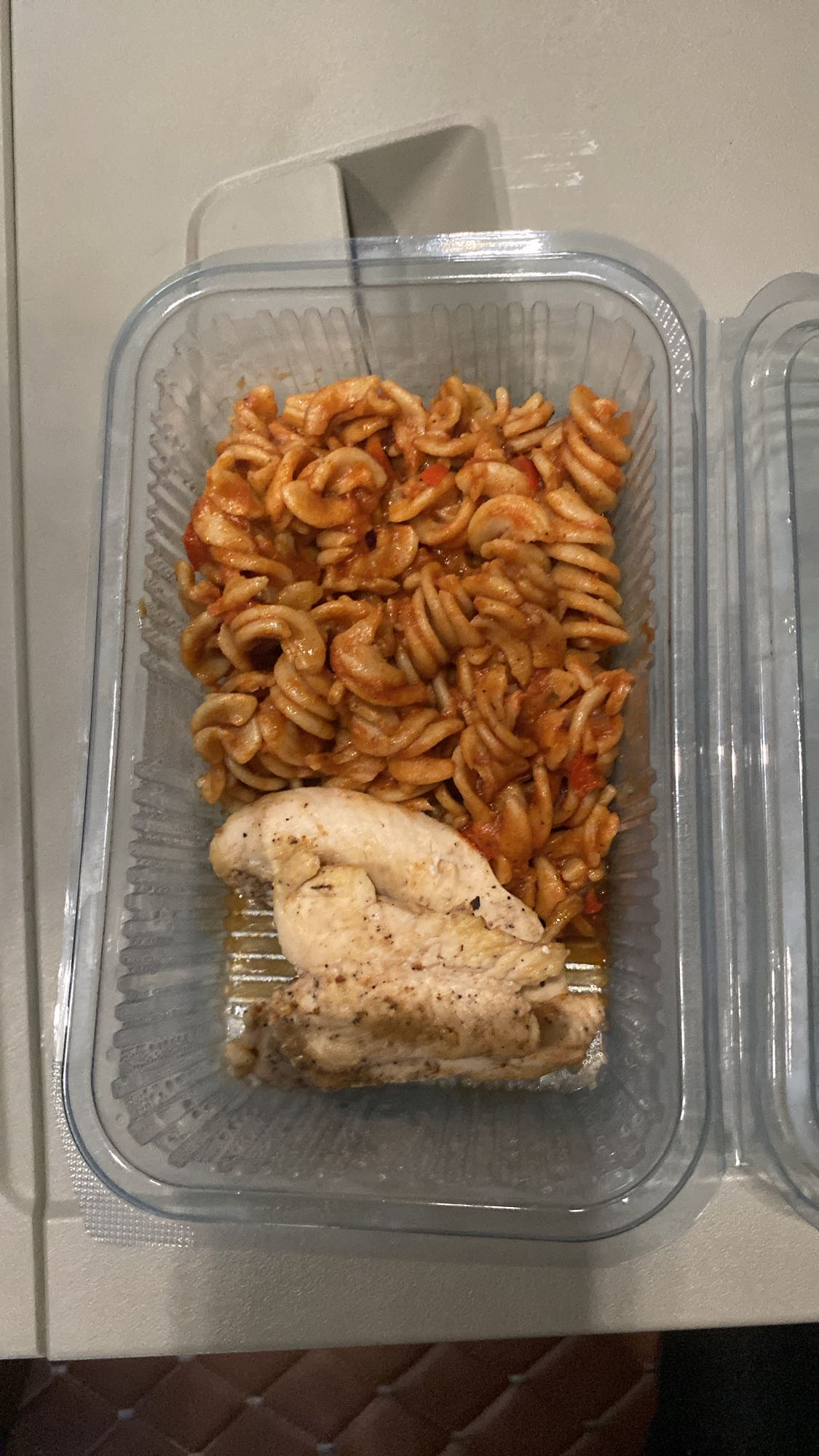 Paste cu piept de pui