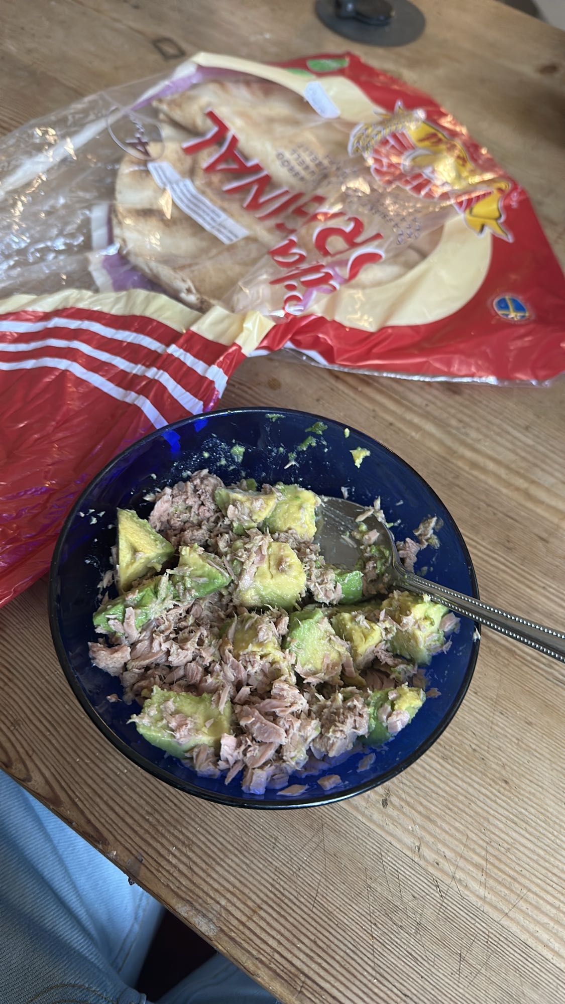Tonfisk & avokado med bröd
