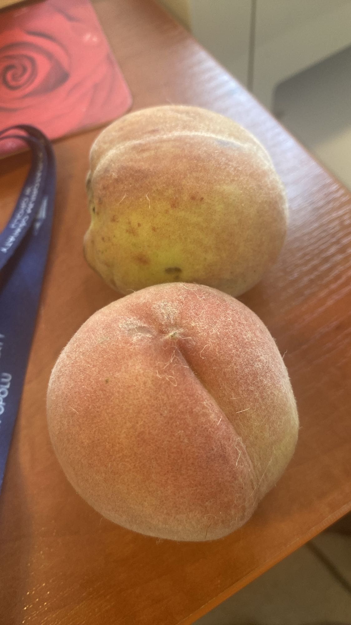 Brzoskwinie świeże