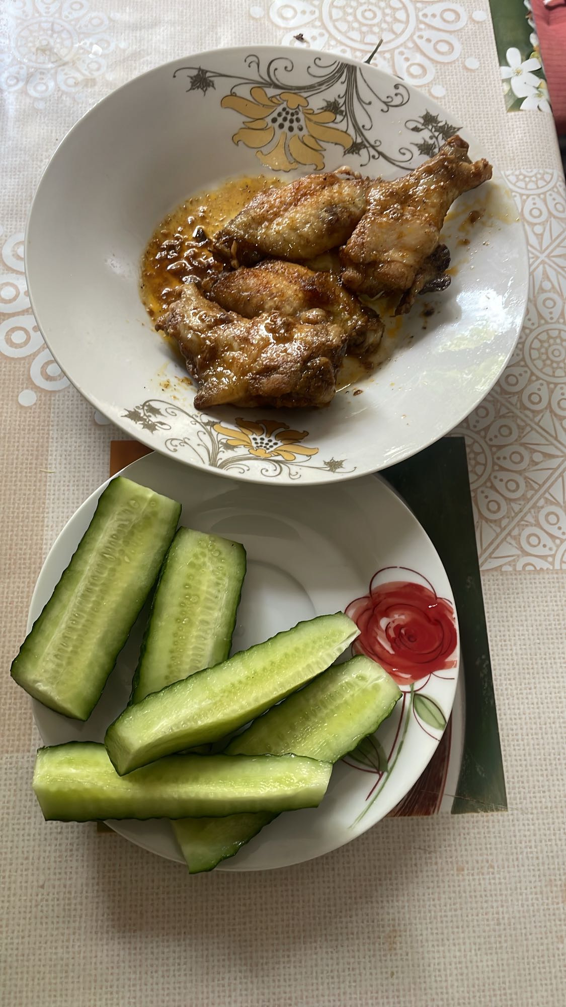 Pui cu castraveți proaspeți