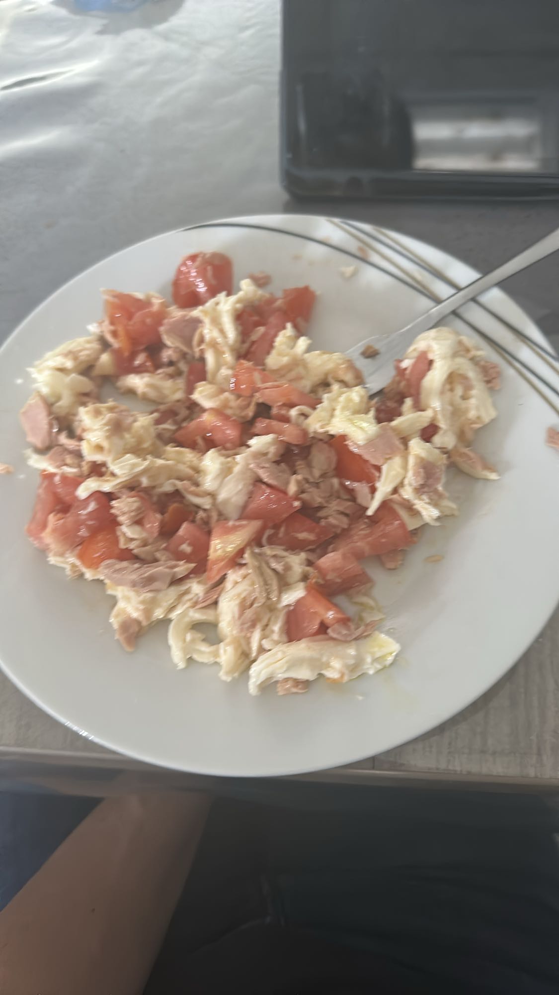 Mozzarella, thon et tomate