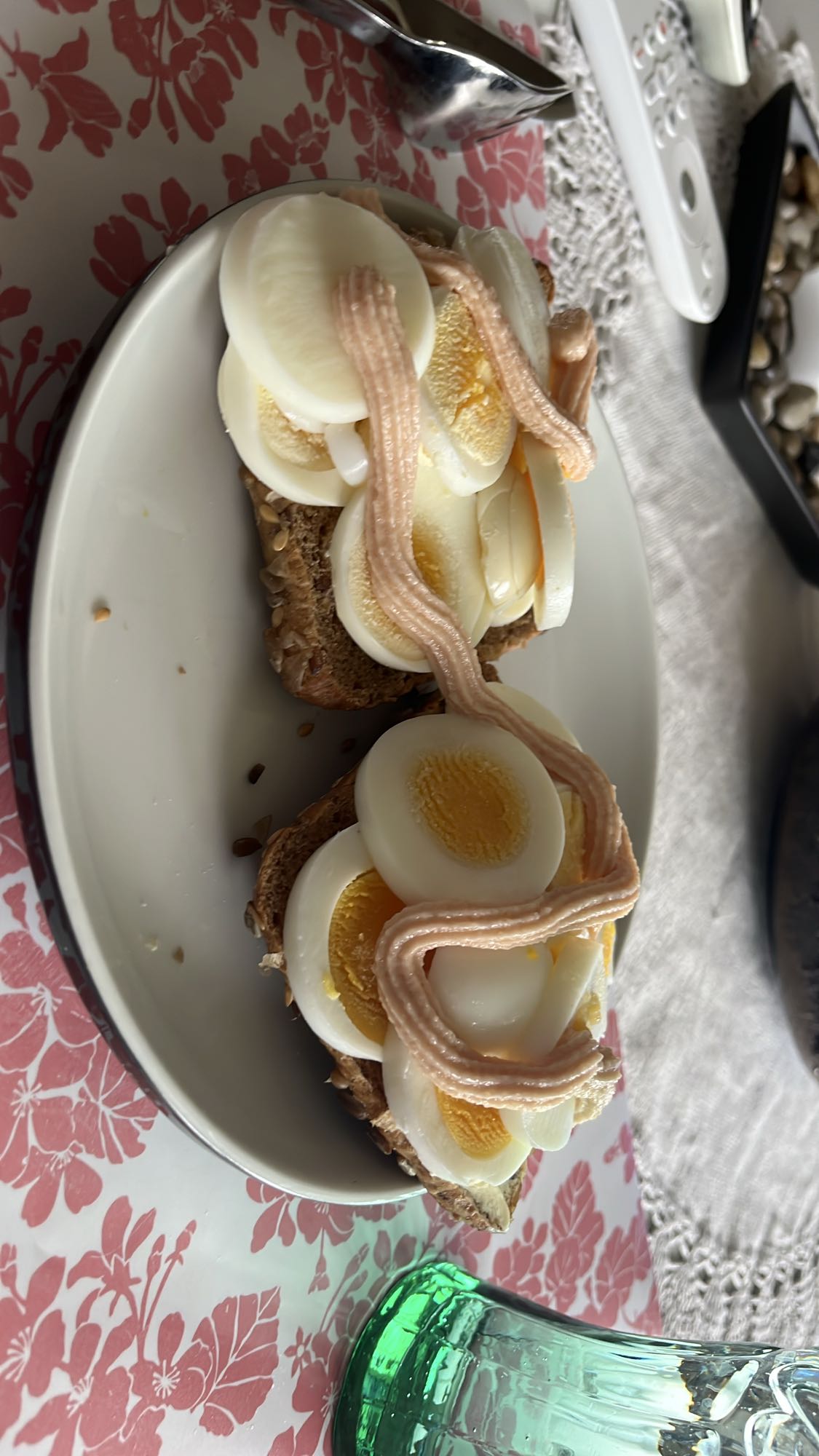 Äggmackor med kaviar