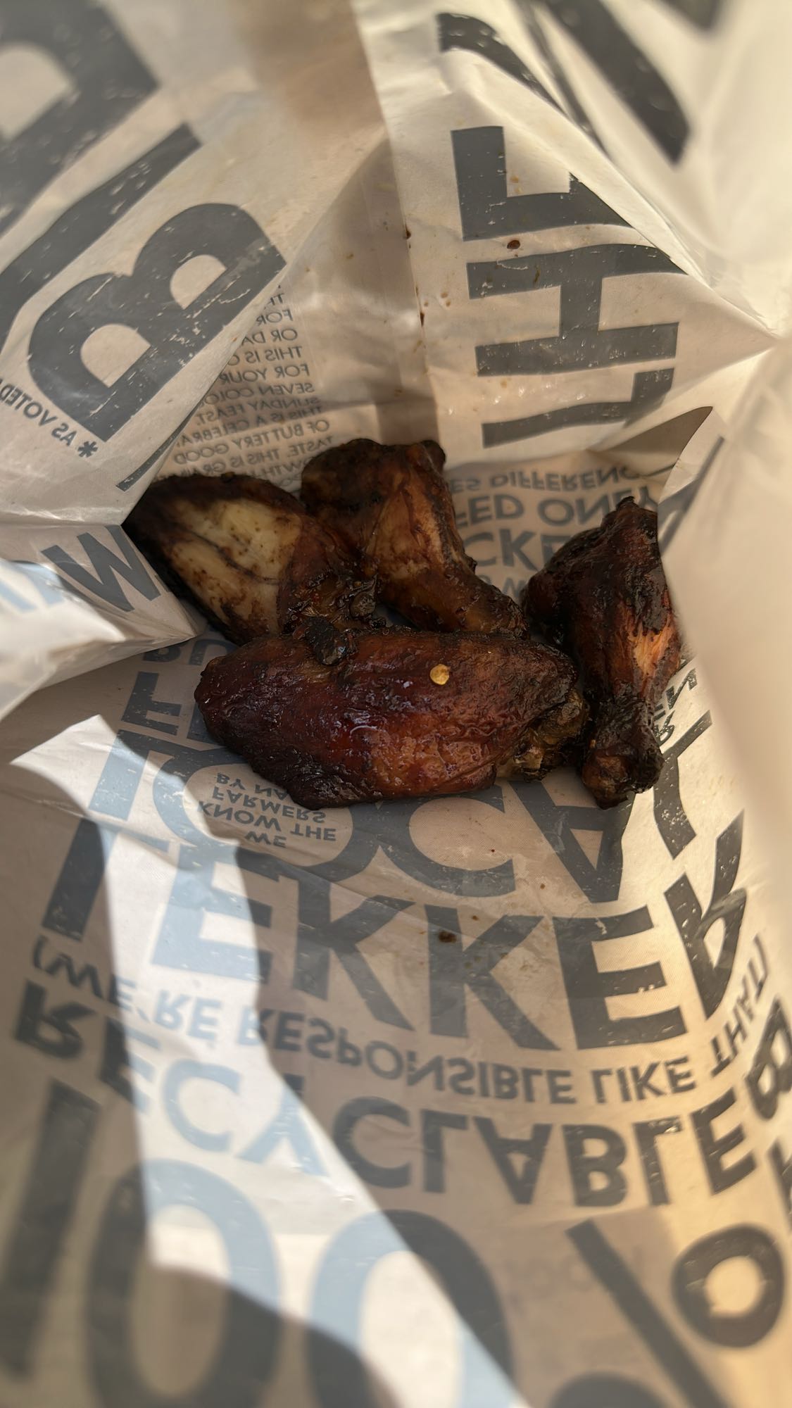 Grilled chicken wings