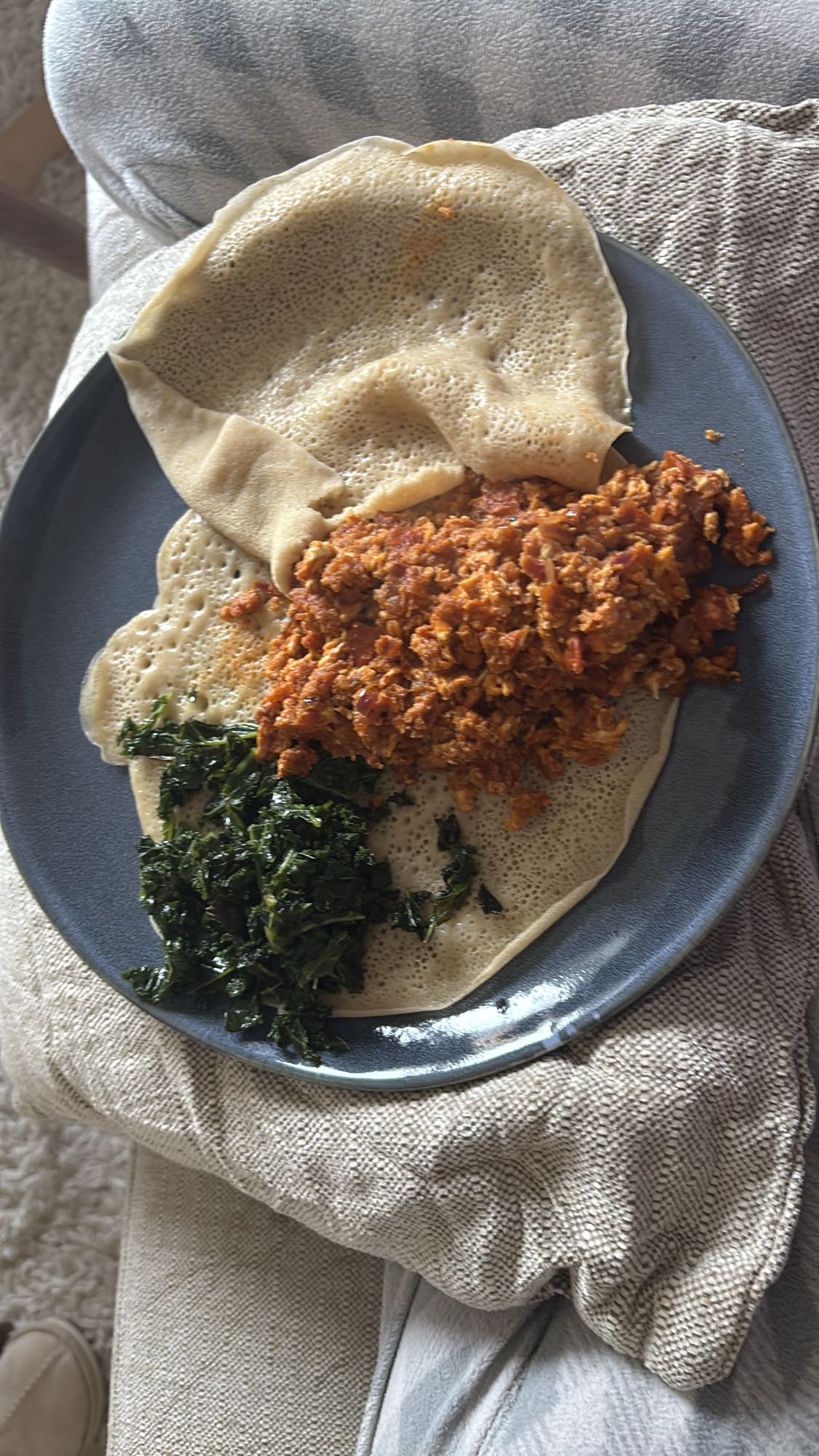 Injera med äggröra & grönkål
