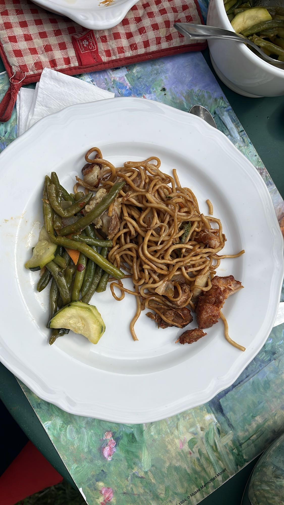 Nouilles et légumes sautés