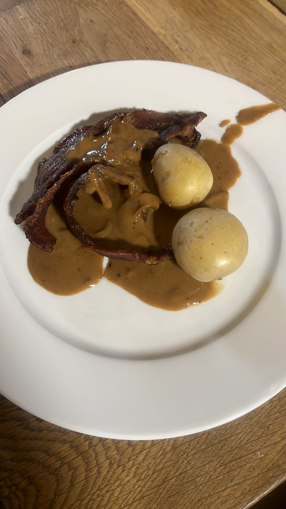 Fläsk med potatis & sås