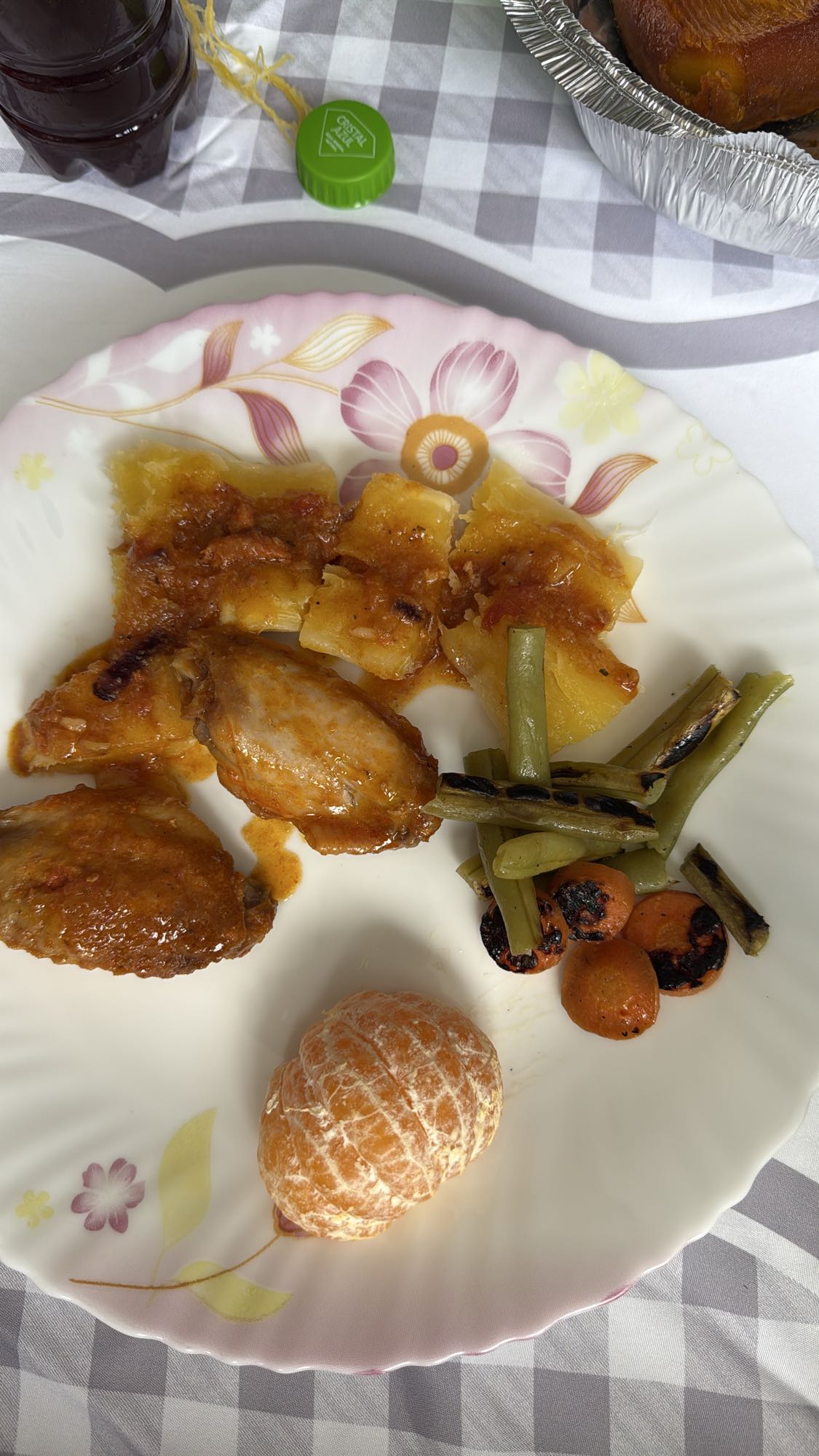 Frango, mandioca e legumes