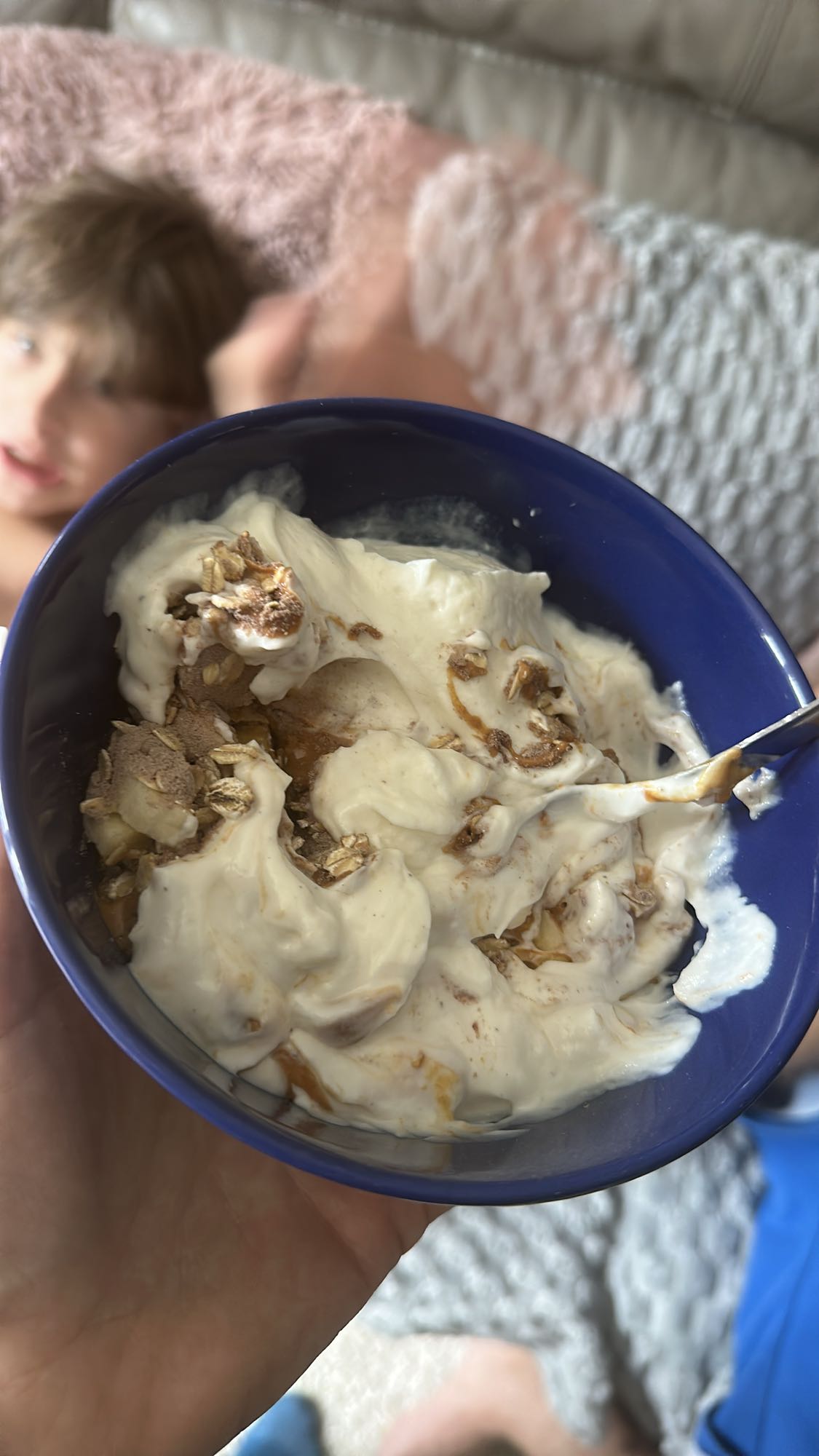 Skyr vanille, banane, flocons d’avoine, beurre de cacahuète, whey chocolat