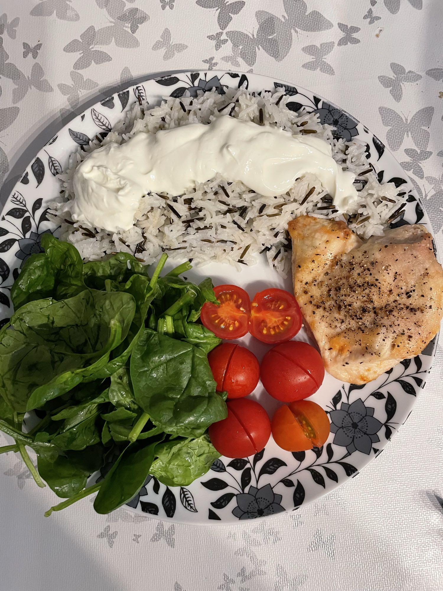 Hähnchen mit Basmati-Wildreis und Salat