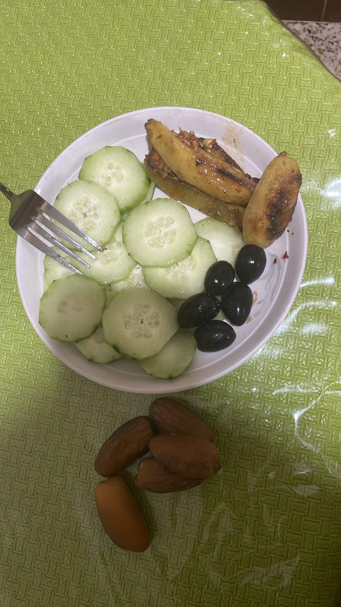 Cucumber & Chicken Plate