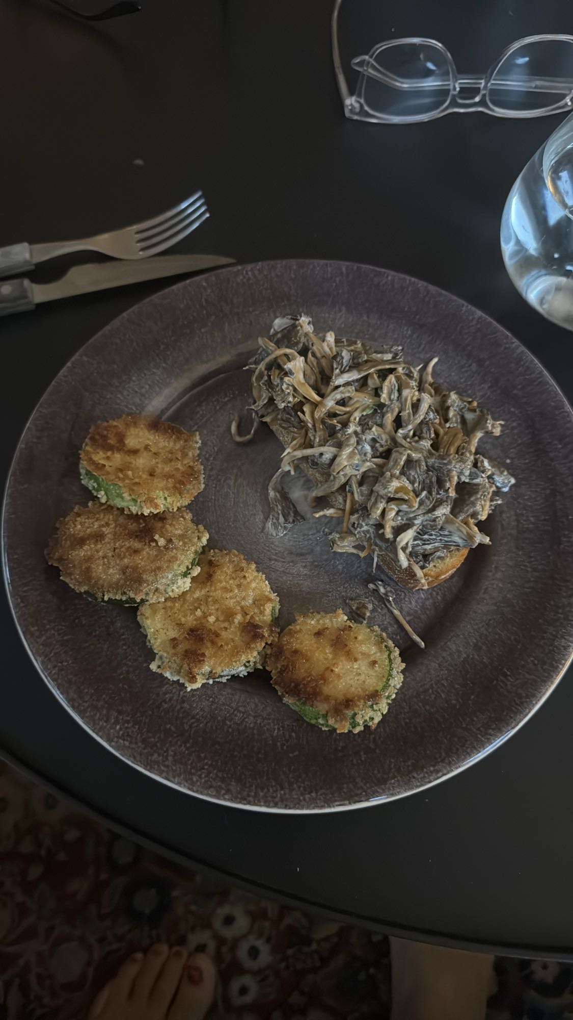 Friterad zucchini & svampmacka