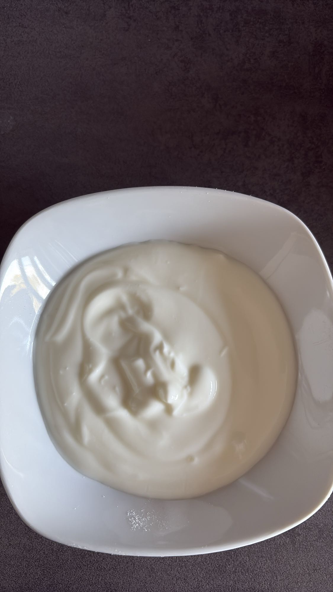 Natuurlijke yoghurt kom