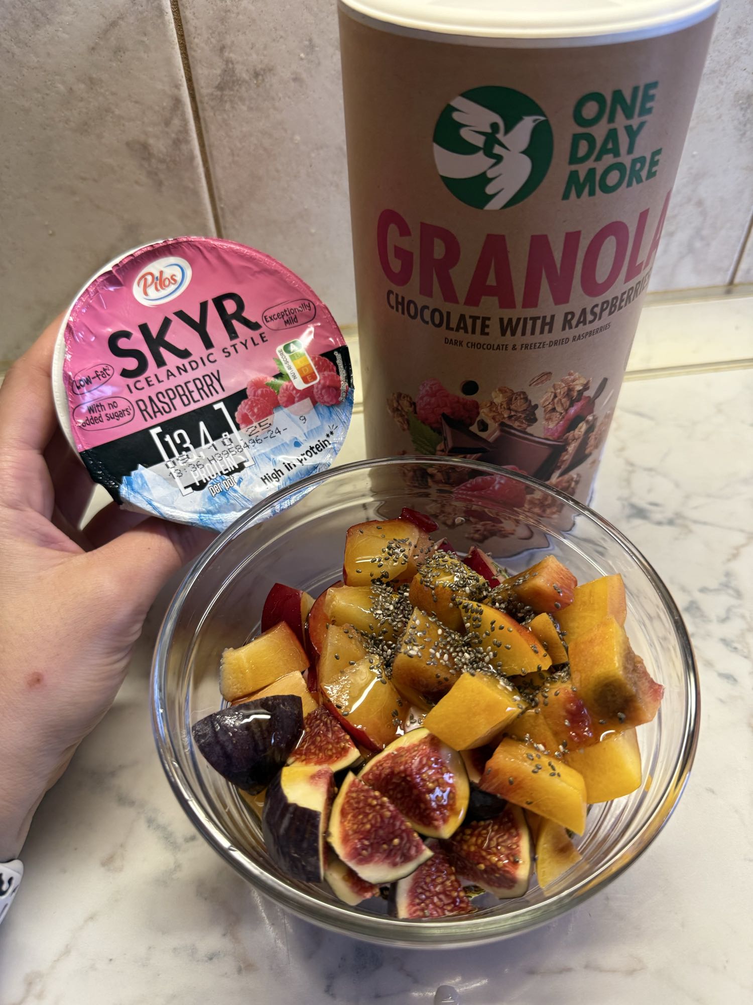 Skyr Granola Fruit Bowl