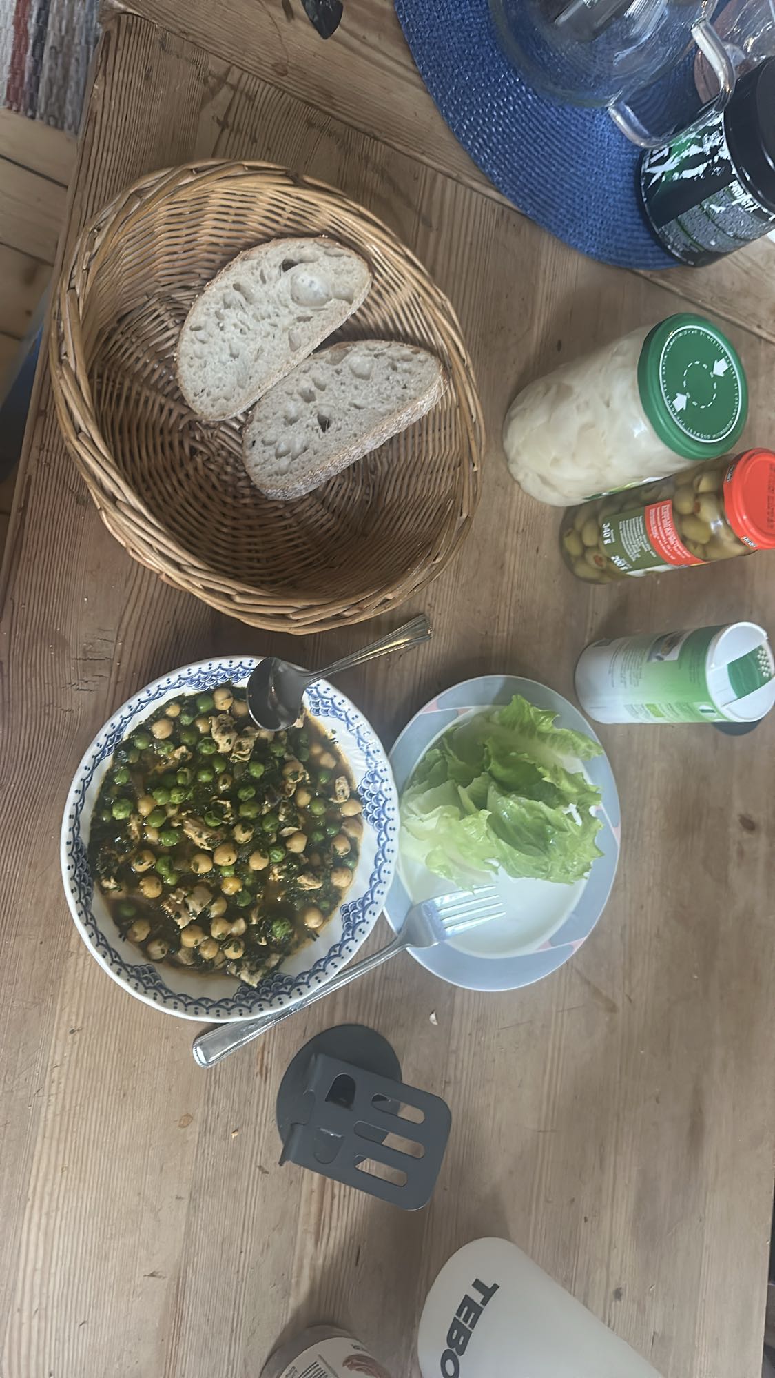 Kikärtsgryta med bröd