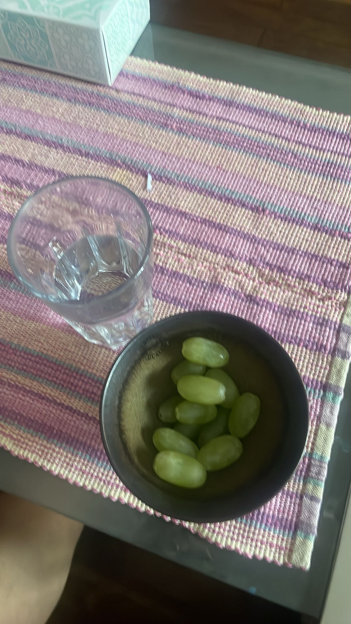 uvas y agua