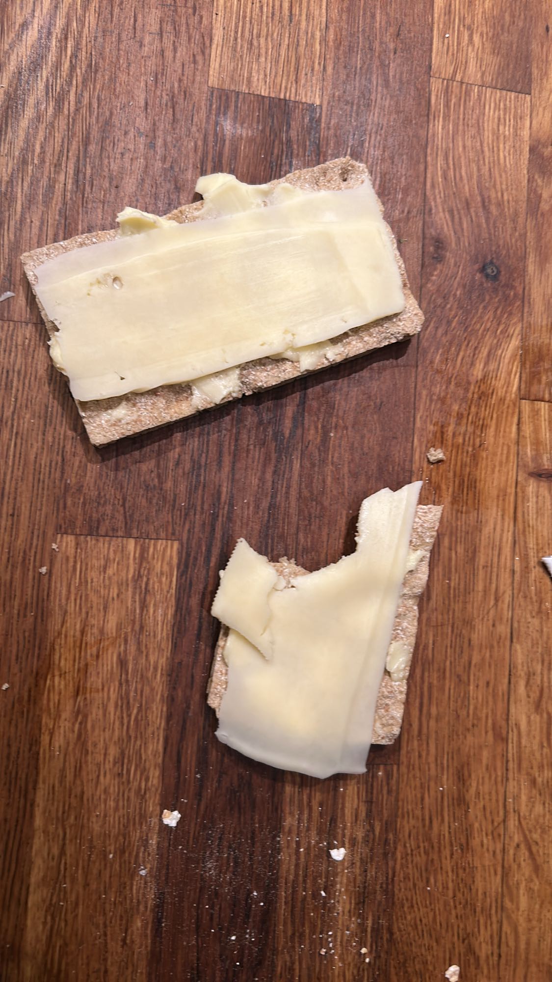 Knäckebröd med ost