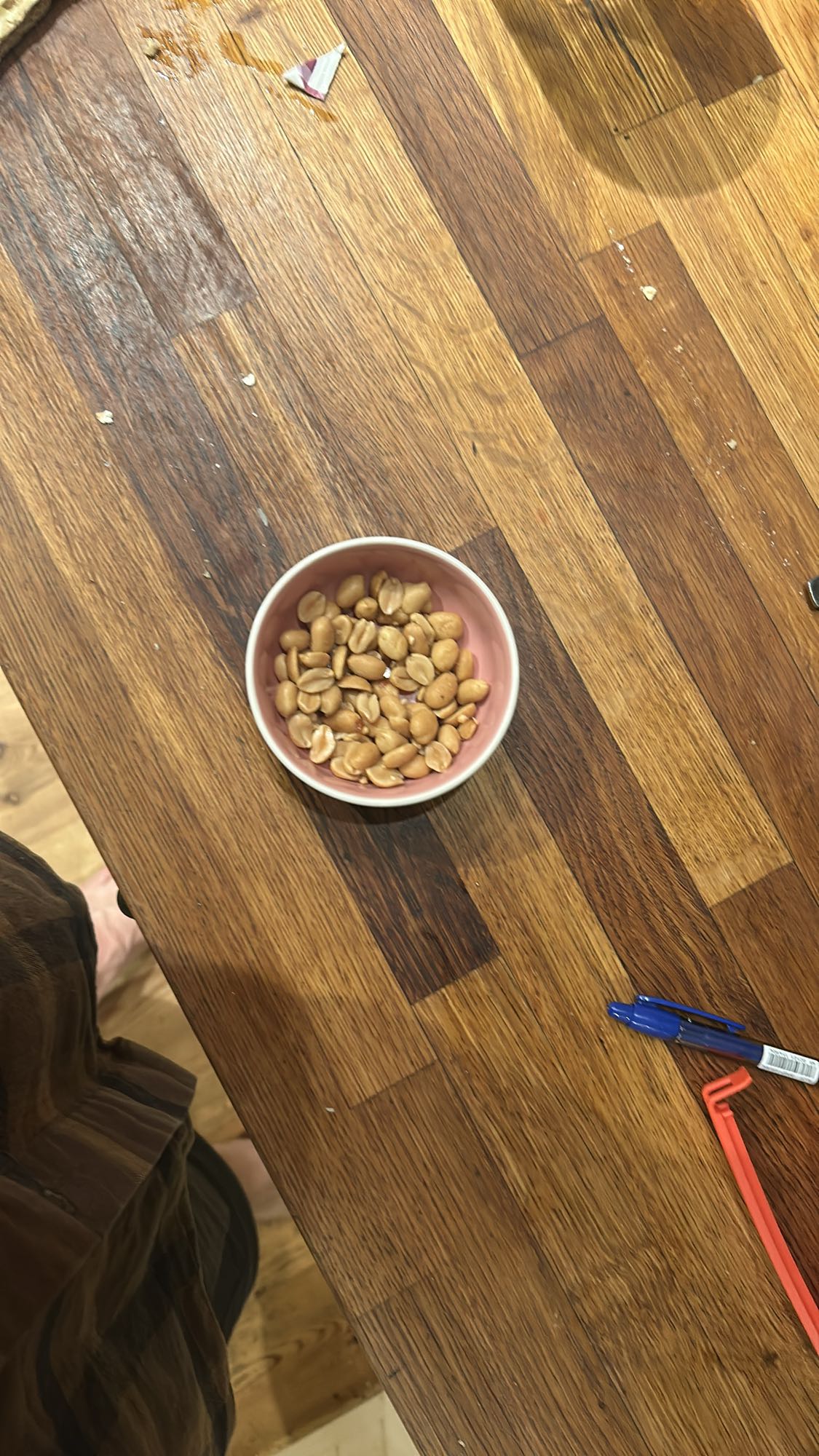 Skål med jordnötter