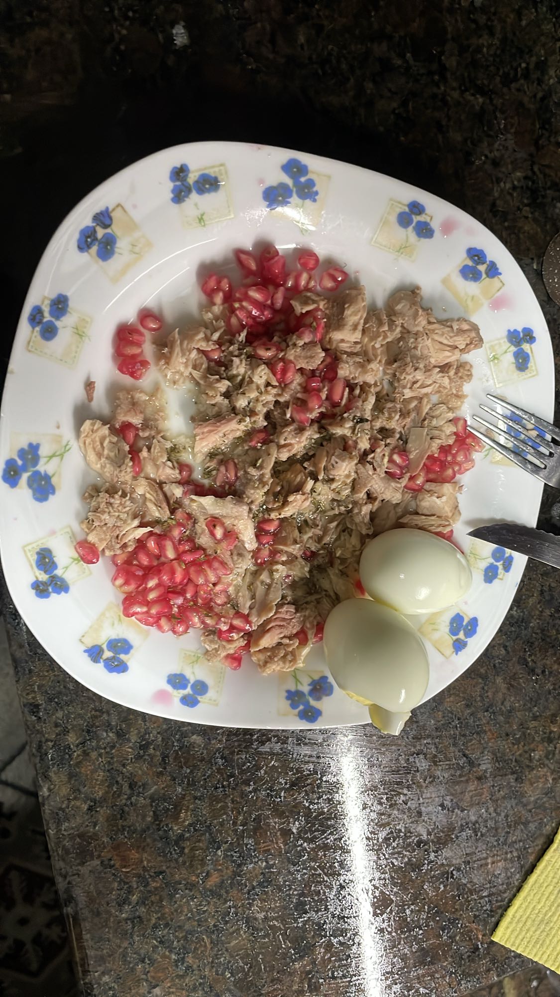 Tuna, eggs, pomegranate