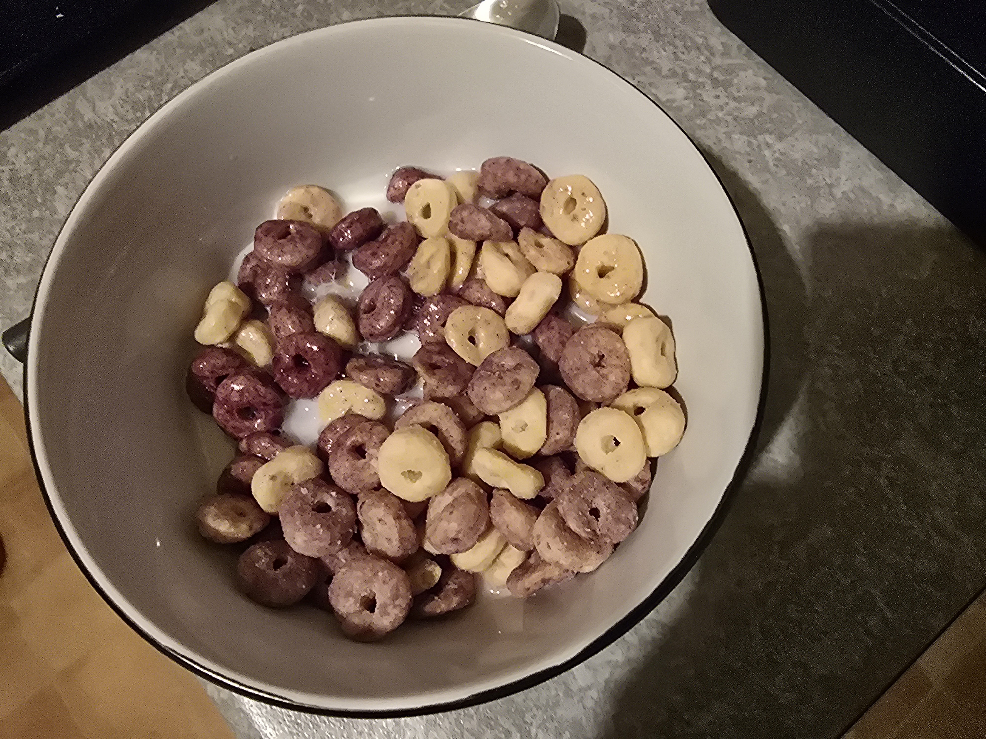 Berry cereal with milk
