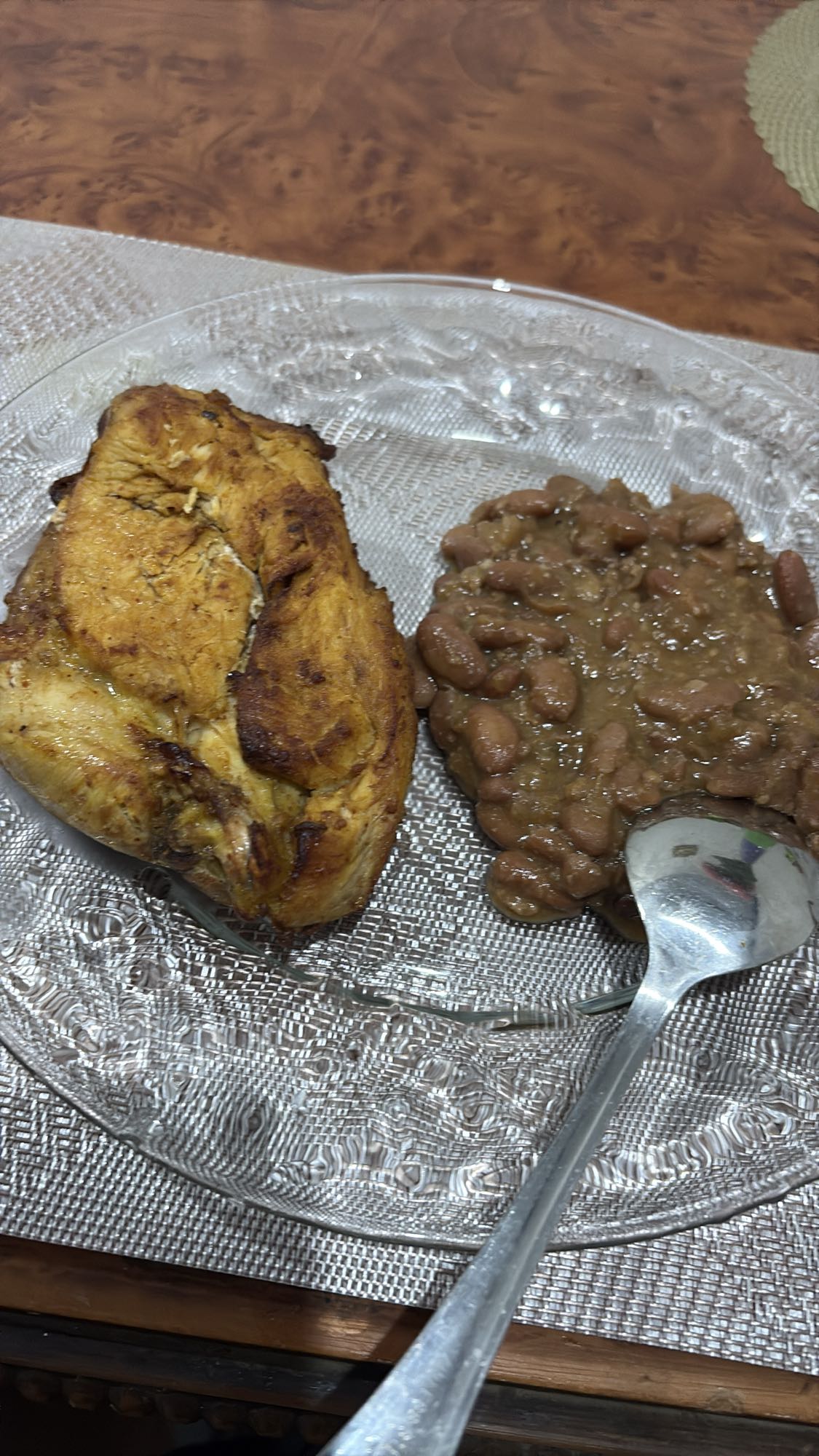 Pollo con frijoles